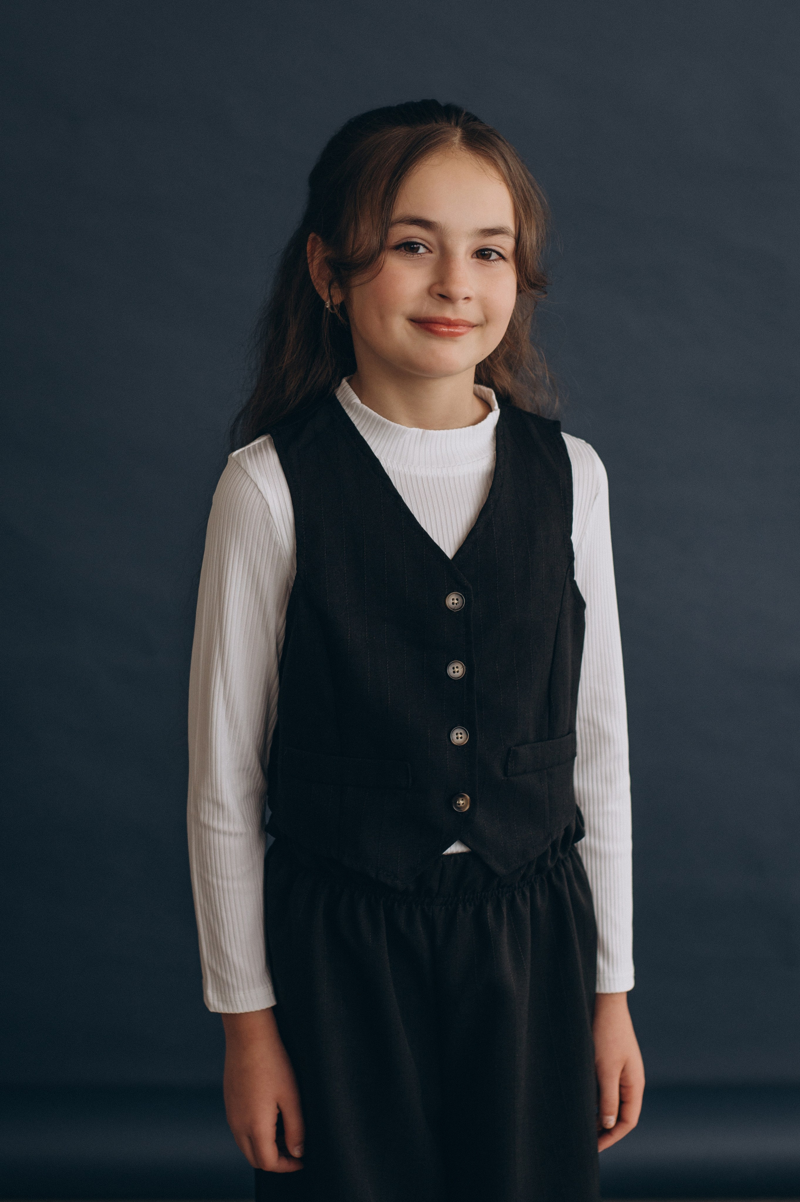 Фотосесія школярів у студії на шкільні фотоальбоми віньєтки Тернопіль, фотосесія випускників Тернопіль, шкільні фотокниги Тернопіль. Сімейний, дитячий та індивідуальний фотограф в м. Тернопіль, м. Львів