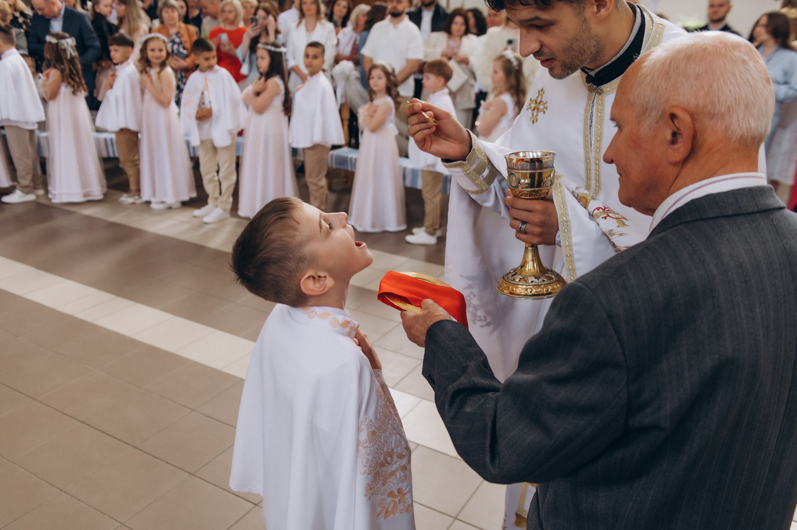 Фотосесія Причастя Тернопіль, зйомка Причастя, фотограф на Причастя Тернопіль, Причастя Львів, Причастя церква Михаїла Тернопіль. Сімейний, дитячий та індивідуальний фотограф в м. Тернопіль, м. Львів