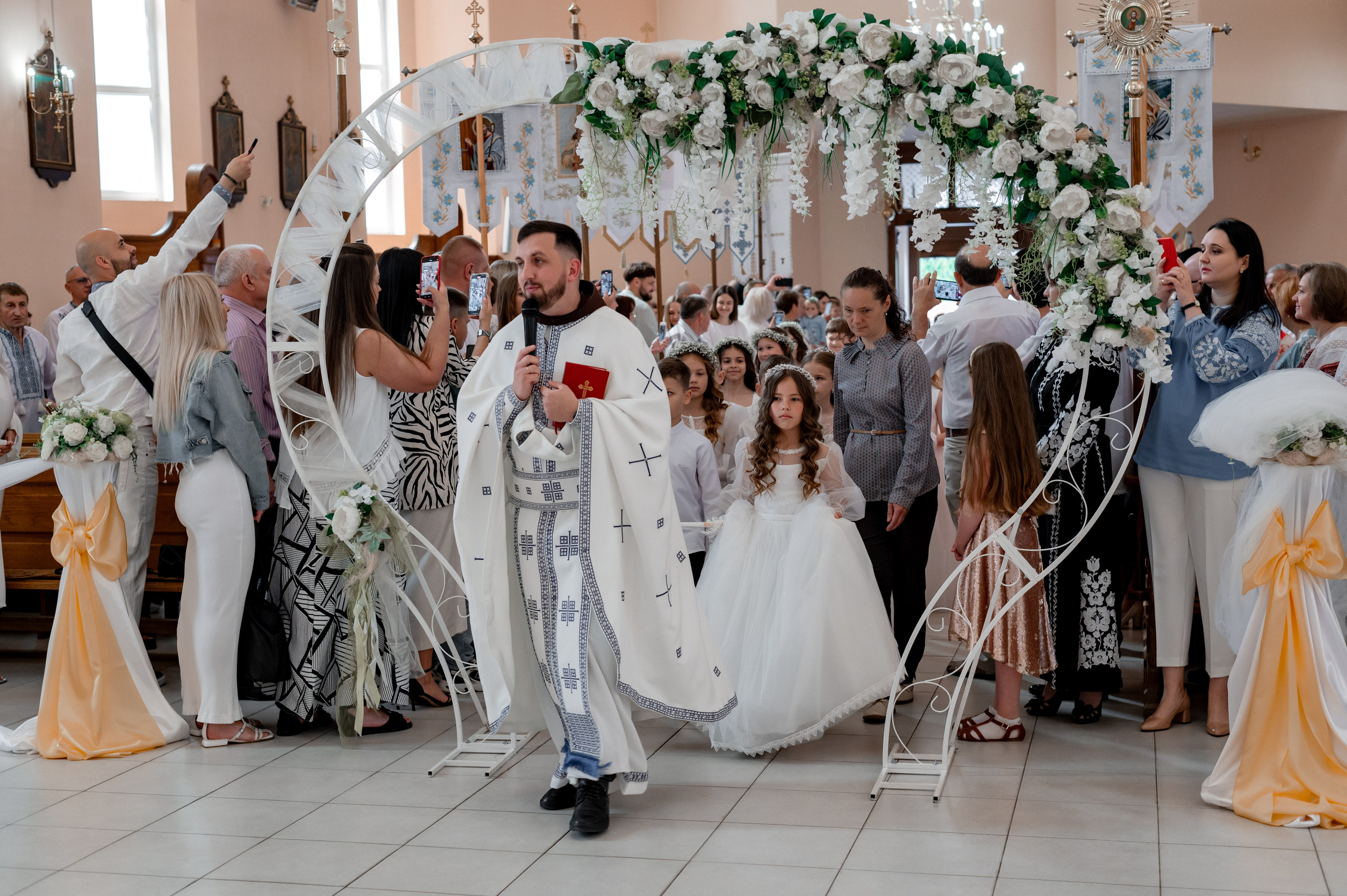 Фотосесія Першого Причастя Тернопіль, зйомка Причастя Тернопіль, Таїнство Першого Причастя Тернопіль, Катедра Причастя Тернопіль. Сімейний, дитячий та індивідуальний фотограф в м. Тернопіль, м. Львів