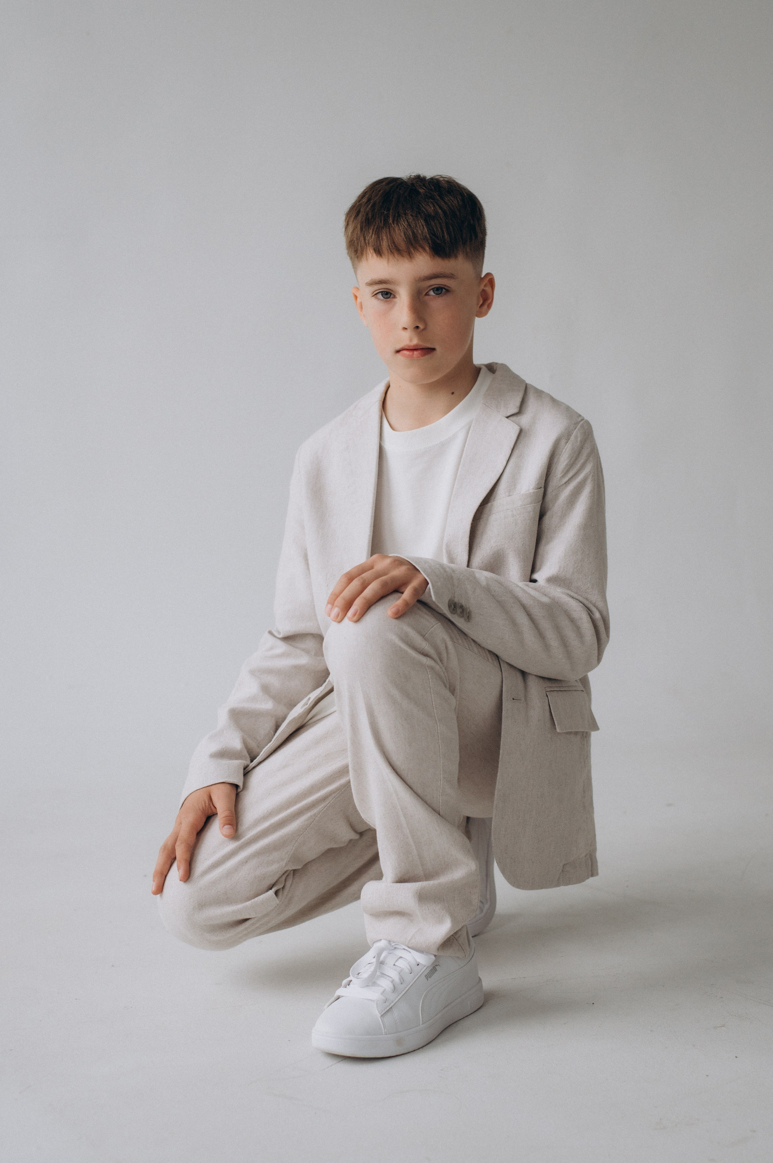 Шкільна фотосесія на віньєтки Тернопіль, фотосесія випускників Тернопіль, зйомка на віньєтки, шкільні фотоальбоми Тернопіль. Сімейний, дитячий та індивідуальний фотограф в м. Тернопіль, м. Львів