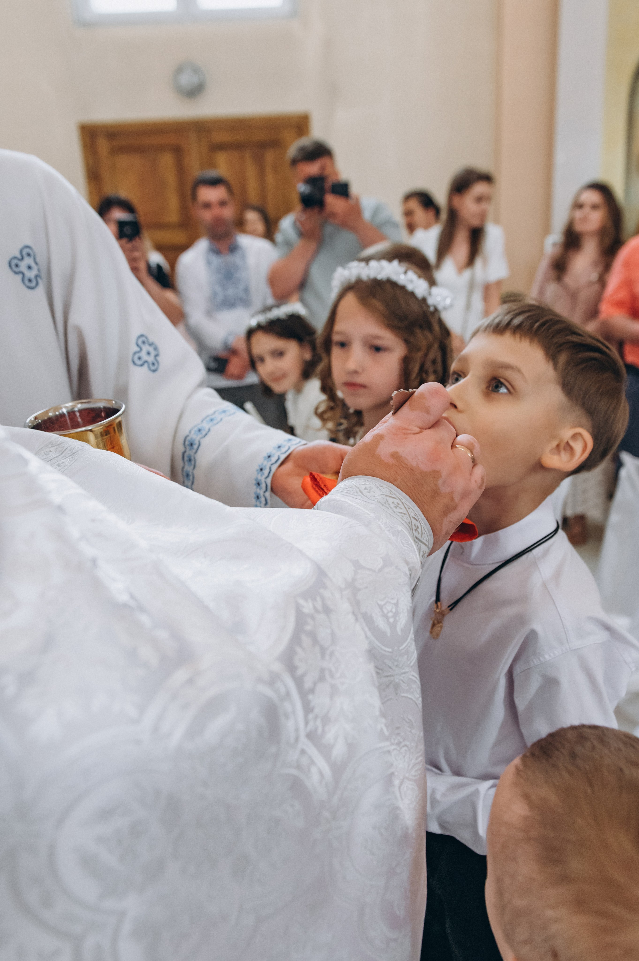 Фотосесія Причастя Тернопіль, зйомка Причастя, фотограф на Причастя Тернопіль, Причастя Львів, церква Петра і Павла. Сімейний, дитячий та індивідуальний фотограф в м. Тернопіль, м. Львів