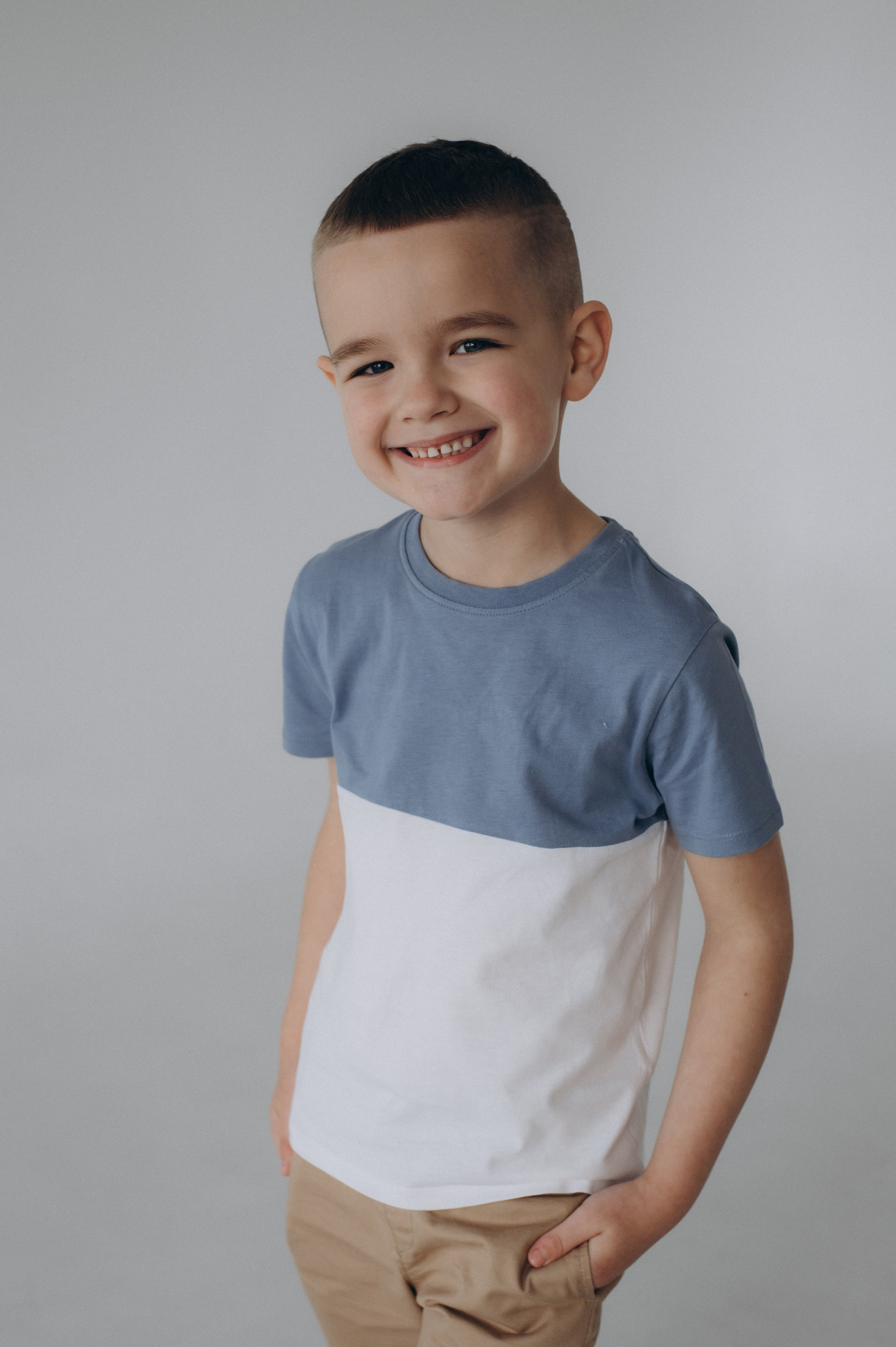 Сімейна фотосесія Тернопіль, сімейний фотограф Тернопіль Львів, зйомка дітей, портретний фотограф Тернопіль, фотосесія Причастя у студії. Сімейний, дитячий та індивідуальний фотограф в м. Тернопіль, м. Львів