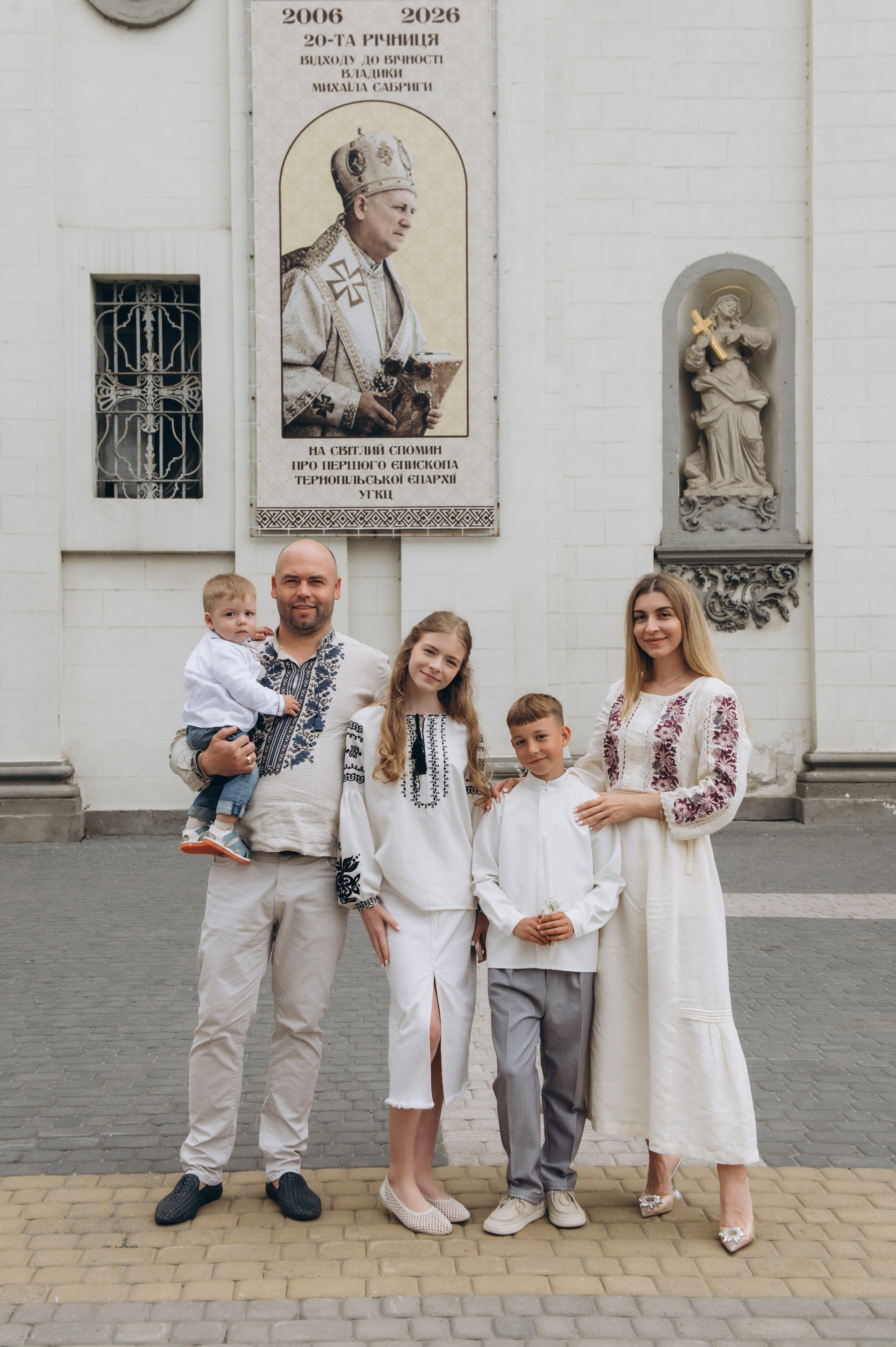 Фотосесія Першого Причастя Тернопіль, фотосесія Причастя Тернопіль, Таїнство Першого Причастя Тернопіль, Катедра Причастя Тернопіль. Сімейний, дитячий та індивідуальний фотограф в м. Тернопіль, м. Львів
