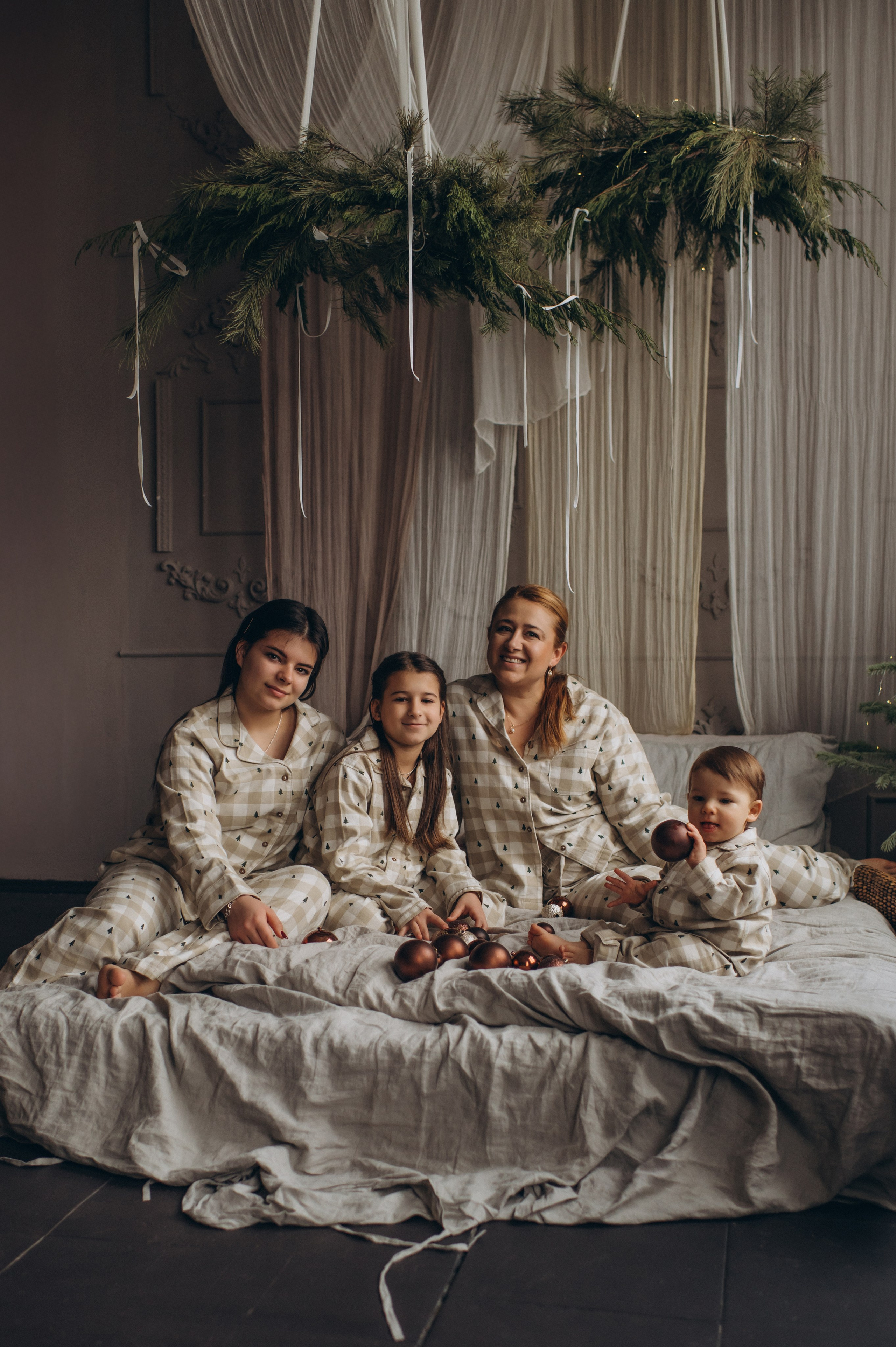 Перший тортик малюка, зйомка першого тортика Тернопіль, новорічна фотосесія, зйомка дня народження, сімейний фотограф Тернопіль, cakesmash. Сімейний, дитячий та індивідуальний фотограф в м. Тернопіль, м. Львів