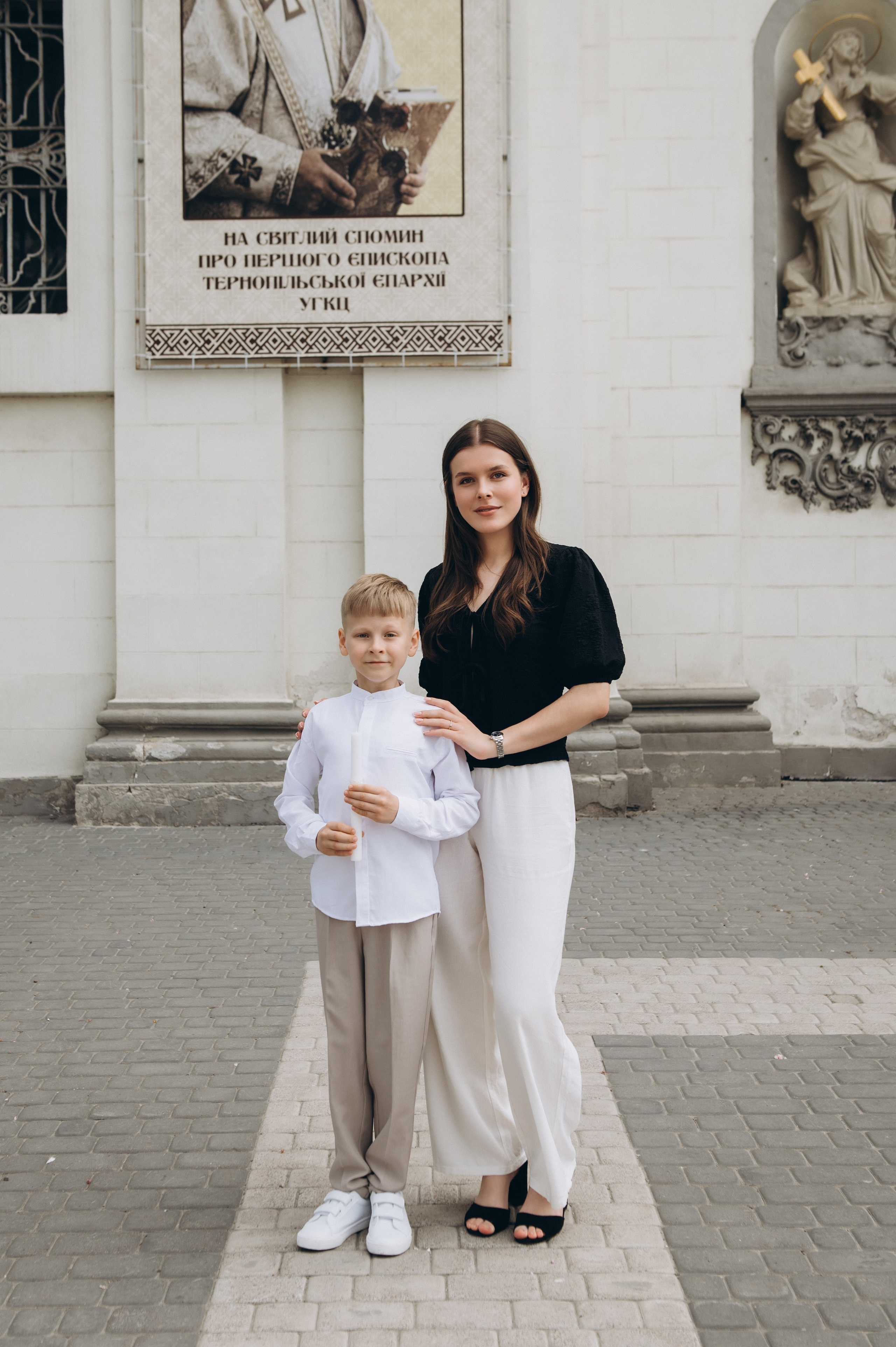 Фотосесія Першого Причастя Тернопіль, фотосесія Причастя Тернопіль, Таїнство Першого Причастя Тернопіль, Катедра Причастя Тернопіль. Сімейний, дитячий та індивідуальний фотограф в м. Тернопіль, м. Львів