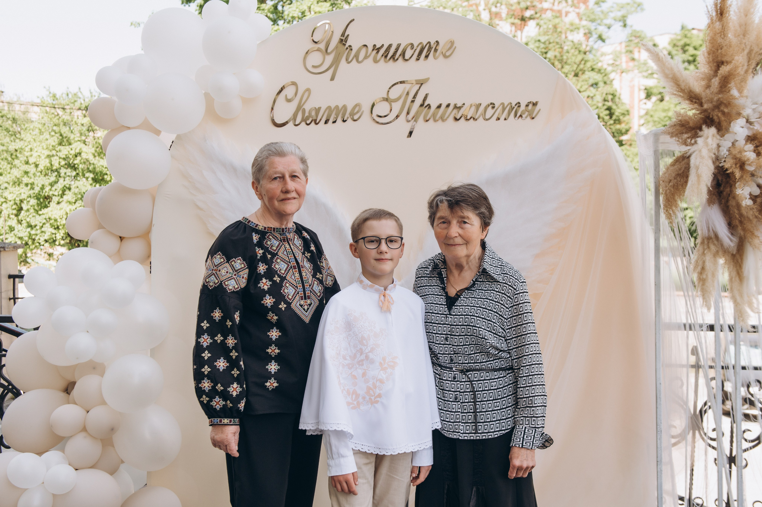 Фотосесія Причастя Тернопіль церква Св Михаїла, фотограф на Причастя Тернопіль, фотосесія Літургії Причастя Тернопіль. Сімейний, дитячий та індивідуальний фотограф в м. Тернопіль, м. Львів