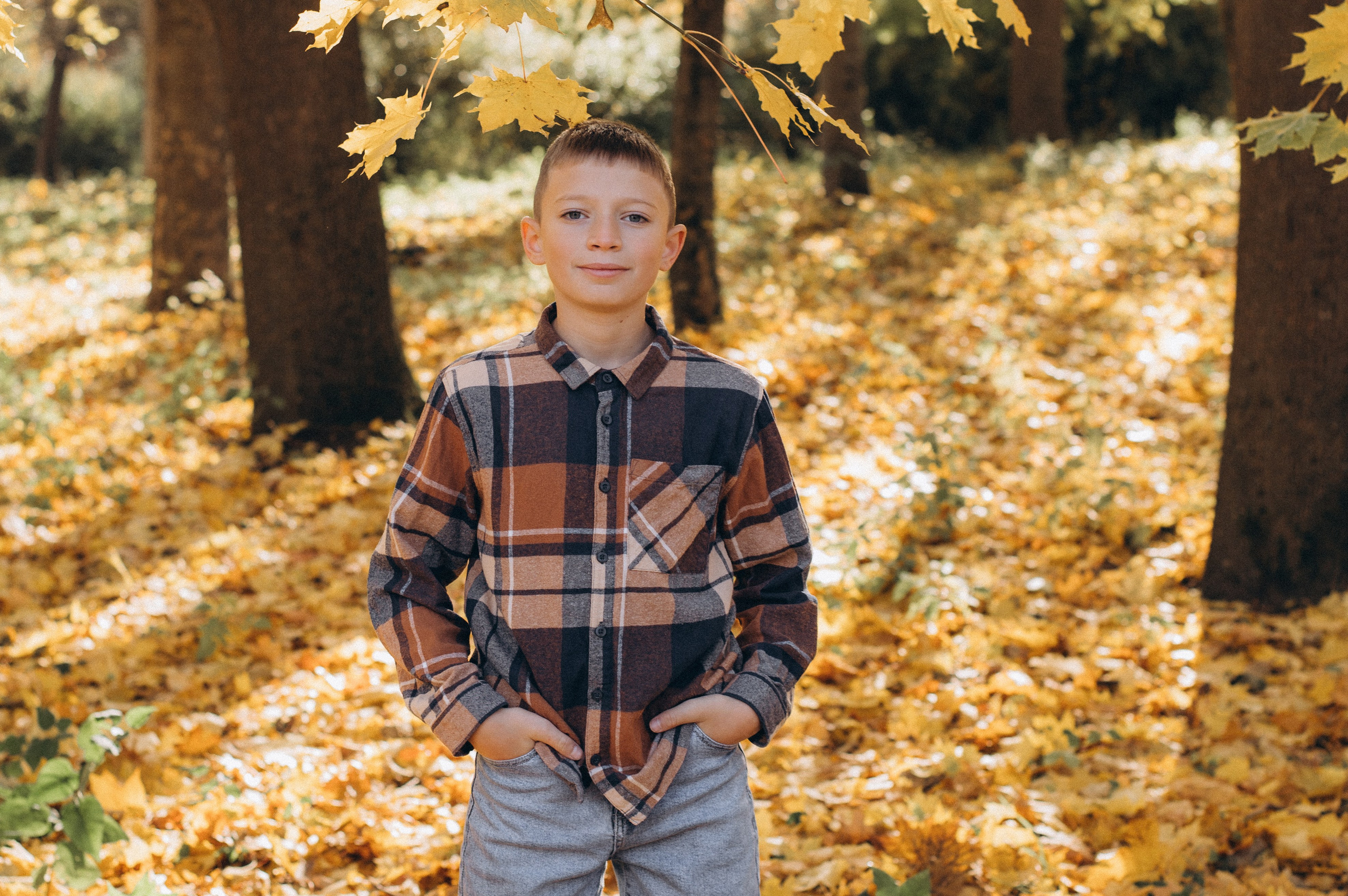 Осіння фотосесія 4 класу на віньєтки, випускні фотоальбоми Тернопіль, фотосесія випускників Тернопіль, шкільний випускний альбом Тернопіль. Сімейний, дитячий та індивідуальний фотограф в м. Тернопіль, м. Львів
