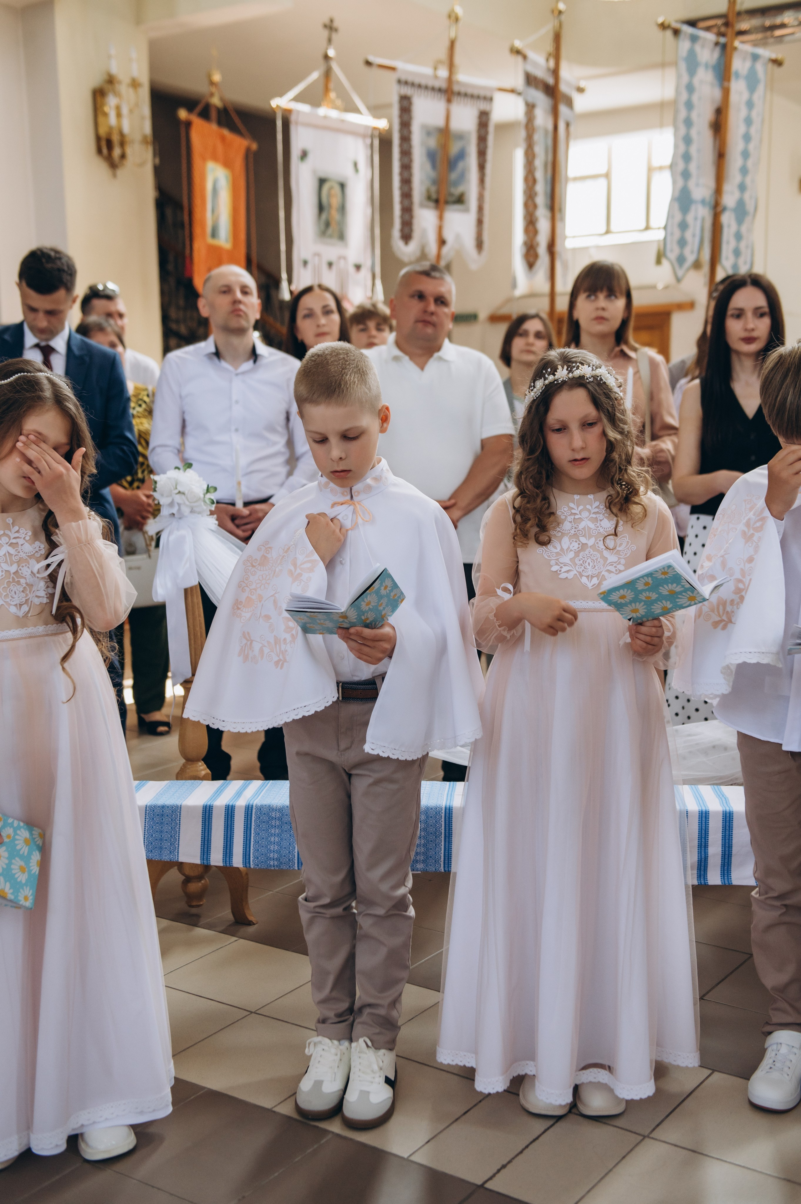 Фотосесія Причастя Тернопіль церква Св&nbsp;Михаїла, фотограф на&nbsp;Причастя Тернопіль, фотосесія Літургії Причастя Тернопіль