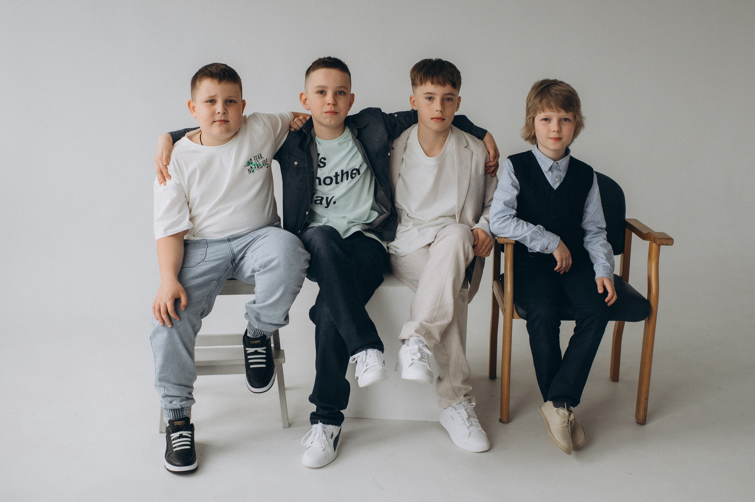 Шкільна фотосесія на віньєтки Тернопіль, фотосесія випускників Тернопіль, зйомка на віньєтки, шкільні фотоальбоми Тернопіль. Сімейний, дитячий та індивідуальний фотограф в м. Тернопіль, м. Львів