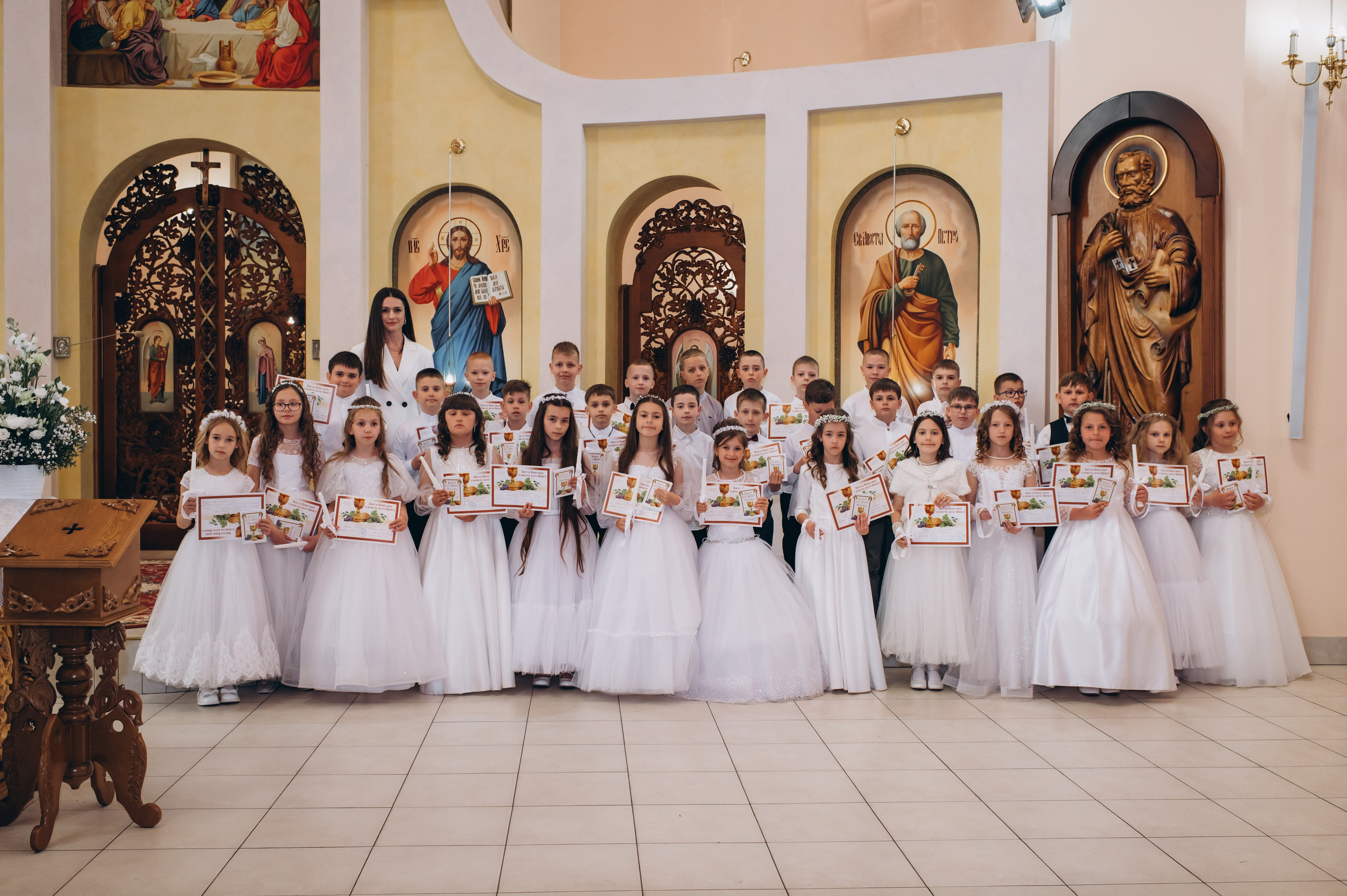 Фотосесія Причастя Тернопіль, зйомка Причастя, фотограф на Причастя Тернопіль, Причастя Львів, церква Петра і Павла. Сімейний, дитячий та індивідуальний фотограф в м. Тернопіль, м. Львів