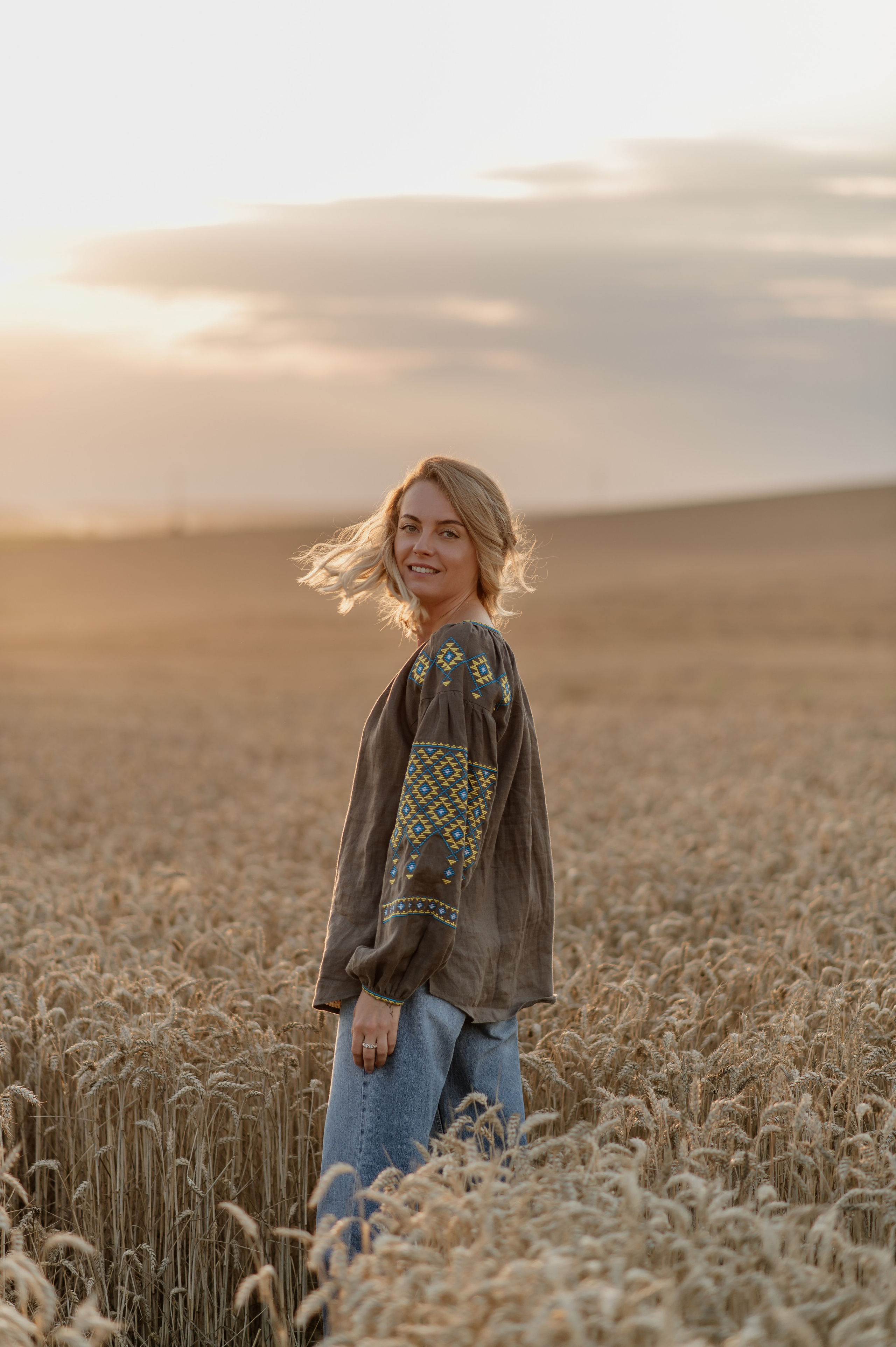 Фотосесія в пшениці та соняхах. Сімейний, дитячий та індивідуальний фотограф в м. Тернопіль, м. Львів