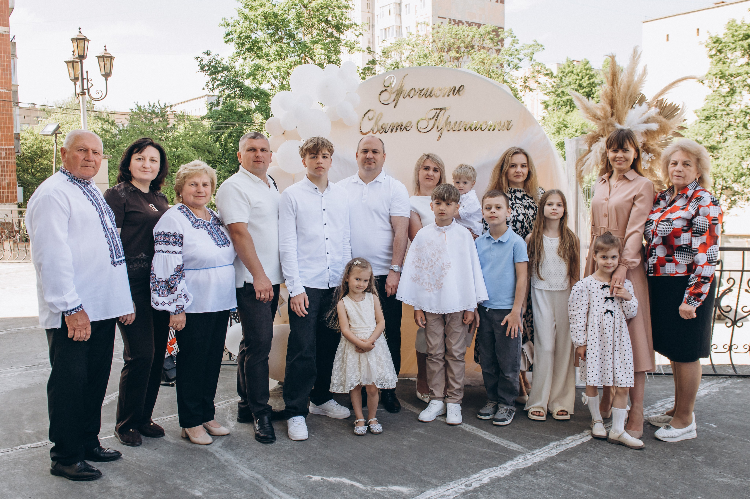Фотосесія Причастя Тернопіль церква Св Михаїла, фотограф на Причастя Тернопіль, фотосесія Літургії Причастя Тернопіль. Сімейний, дитячий та індивідуальний фотограф в м. Тернопіль, м. Львів