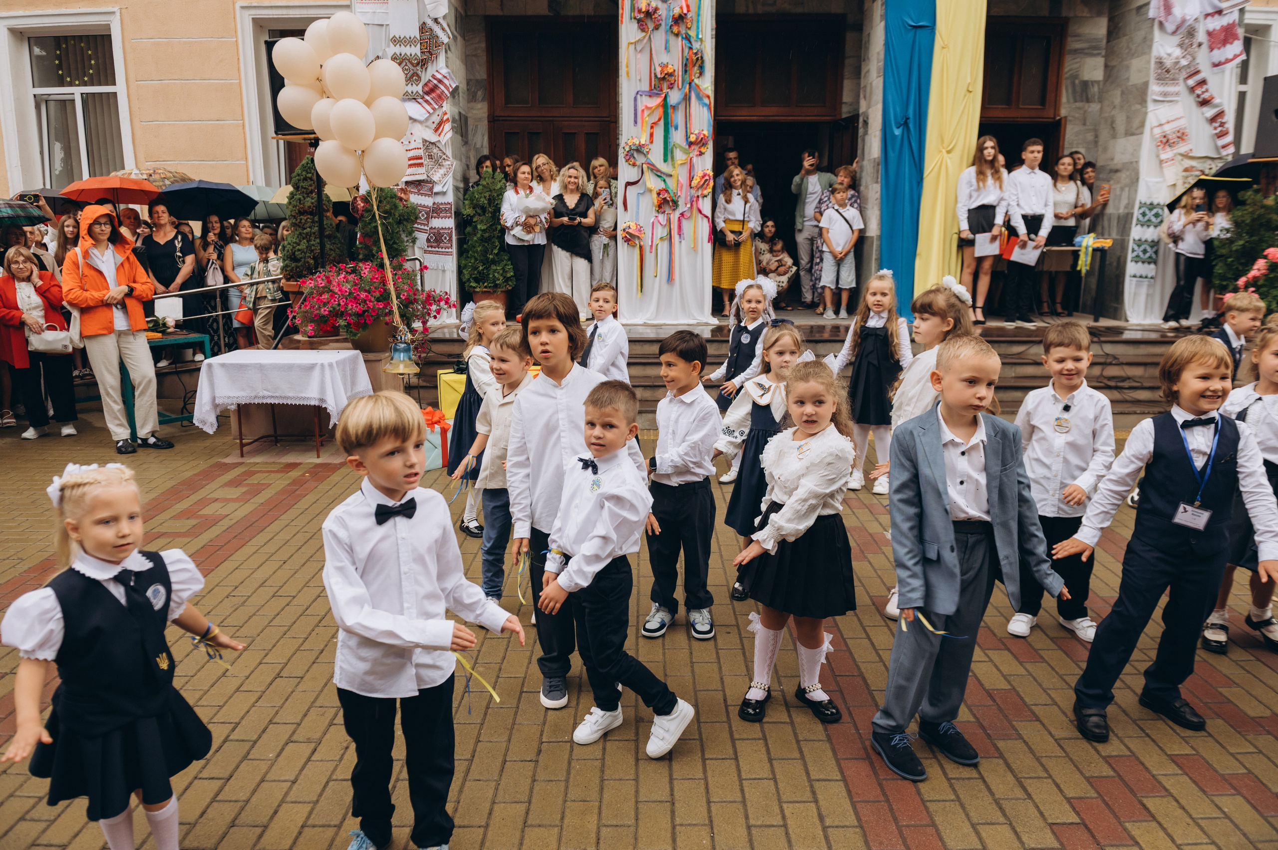 Перший дзвоник у Тернополі, фотосесія першокласників