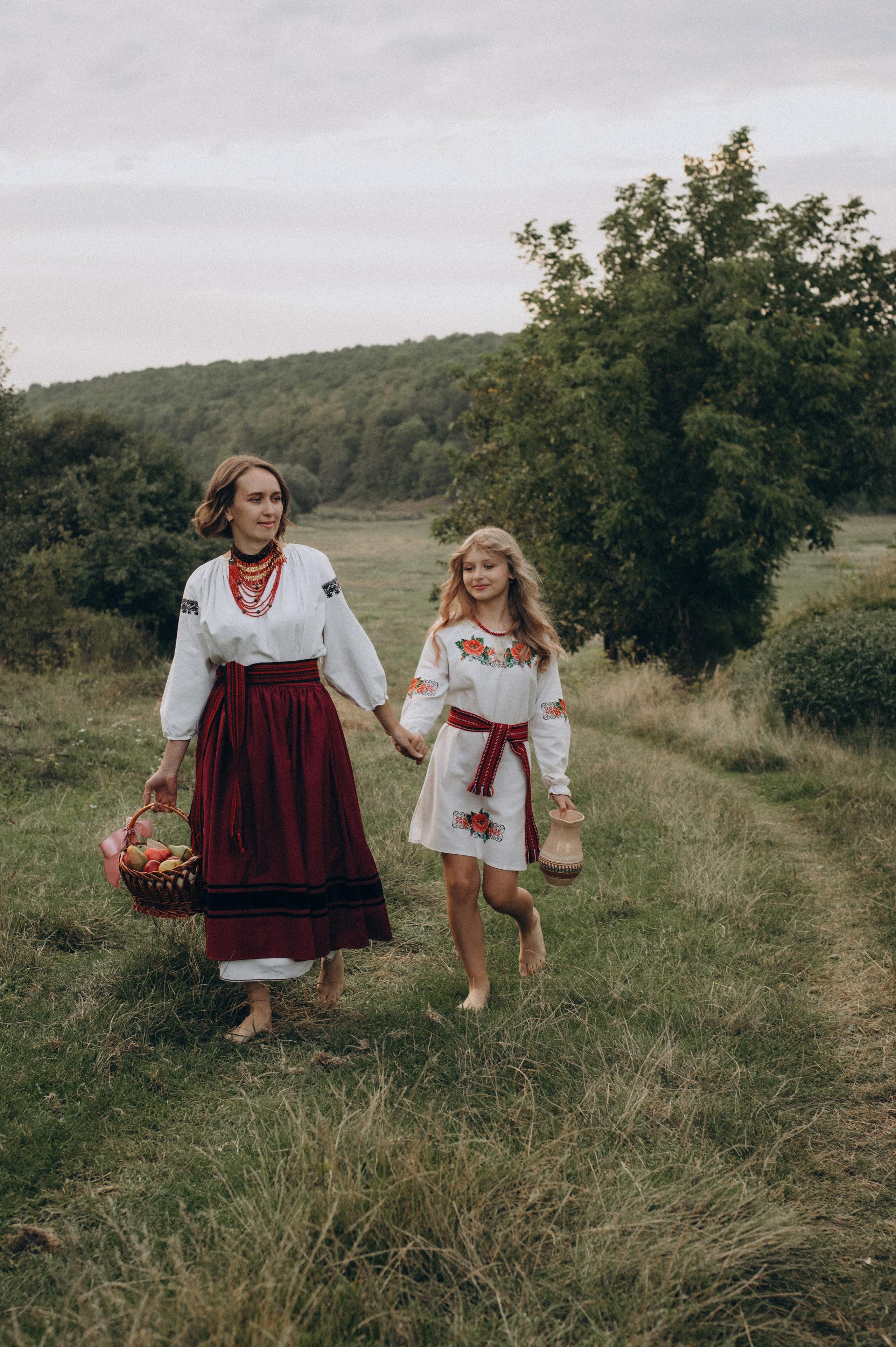 Сімейна фотосесія мами і доньки, сімейний фотограф Тернопіль, портретний фотограф, сімейна фотосесія Тернопіль, фотосесія в жоржинах. Сімейний, дитячий та індивідуальний фотограф в м. Тернопіль, м. Львів