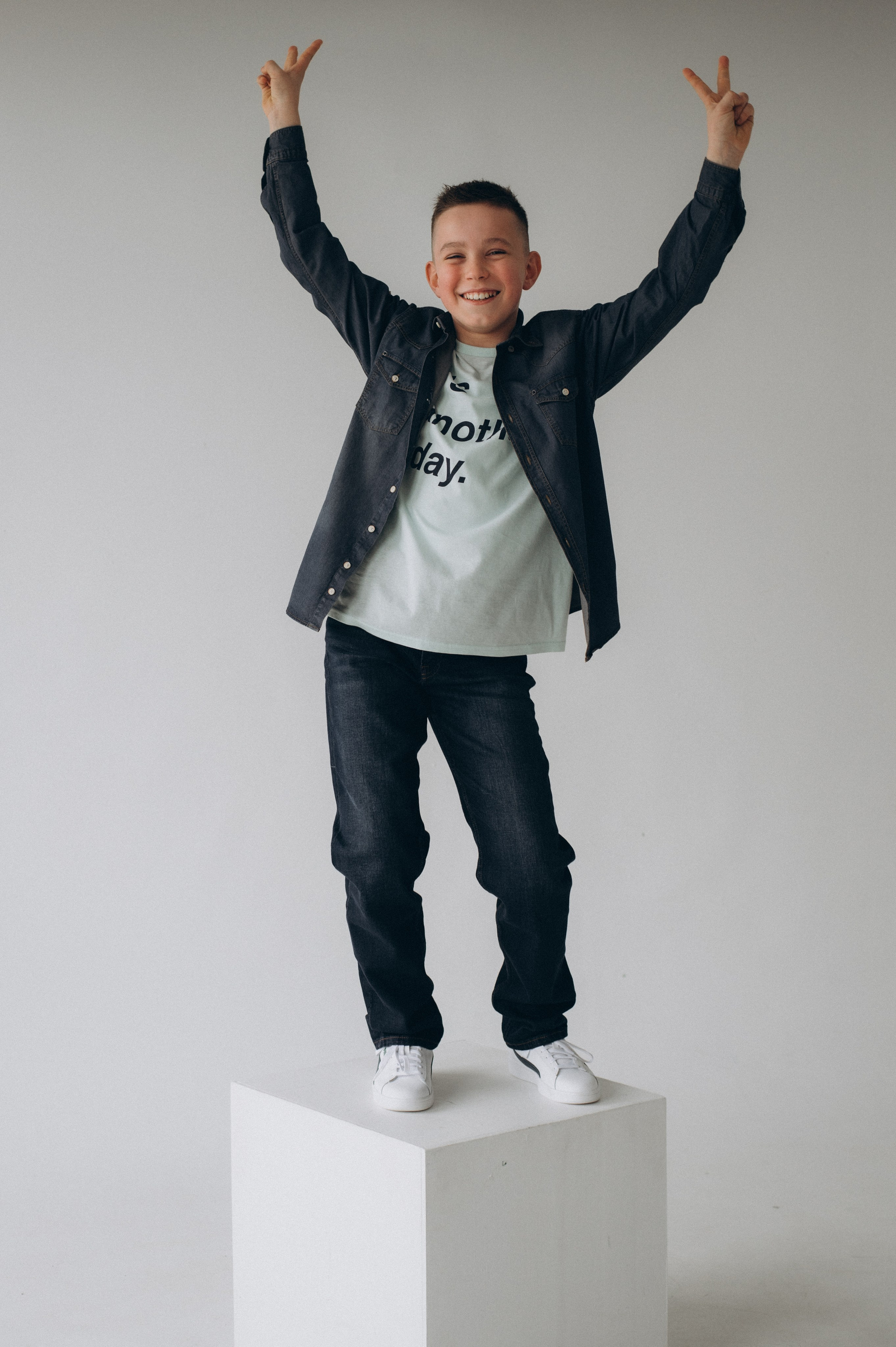 Шкільна фотосесія на віньєтки Тернопіль, фотосесія випускників Тернопіль, зйомка на віньєтки, шкільні фотоальбоми Тернопіль. Сімейний, дитячий та індивідуальний фотограф в м. Тернопіль, м. Львів