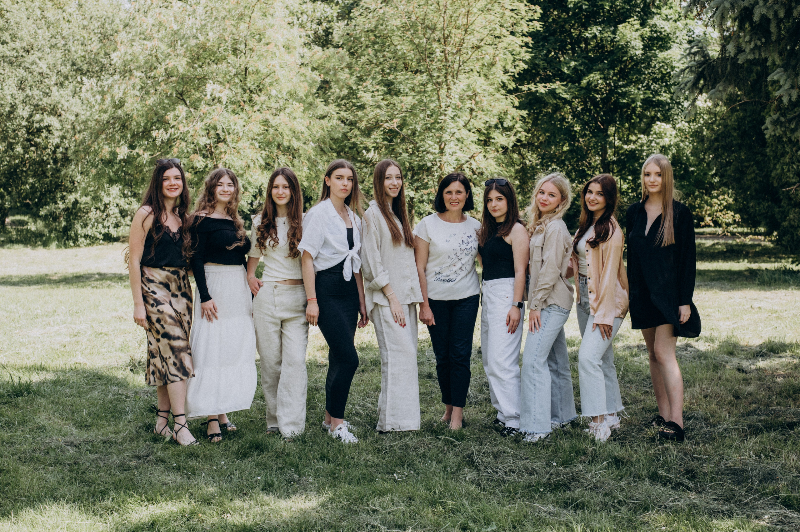 Фотосесія випускників, зйомка випускників Тернопіль Львів, випускні фотоальбоми Тернопіль, шкільні фотоальбоми Тернопіль. Сімейний, дитячий та індивідуальний фотограф в м. Тернопіль, м. Львів