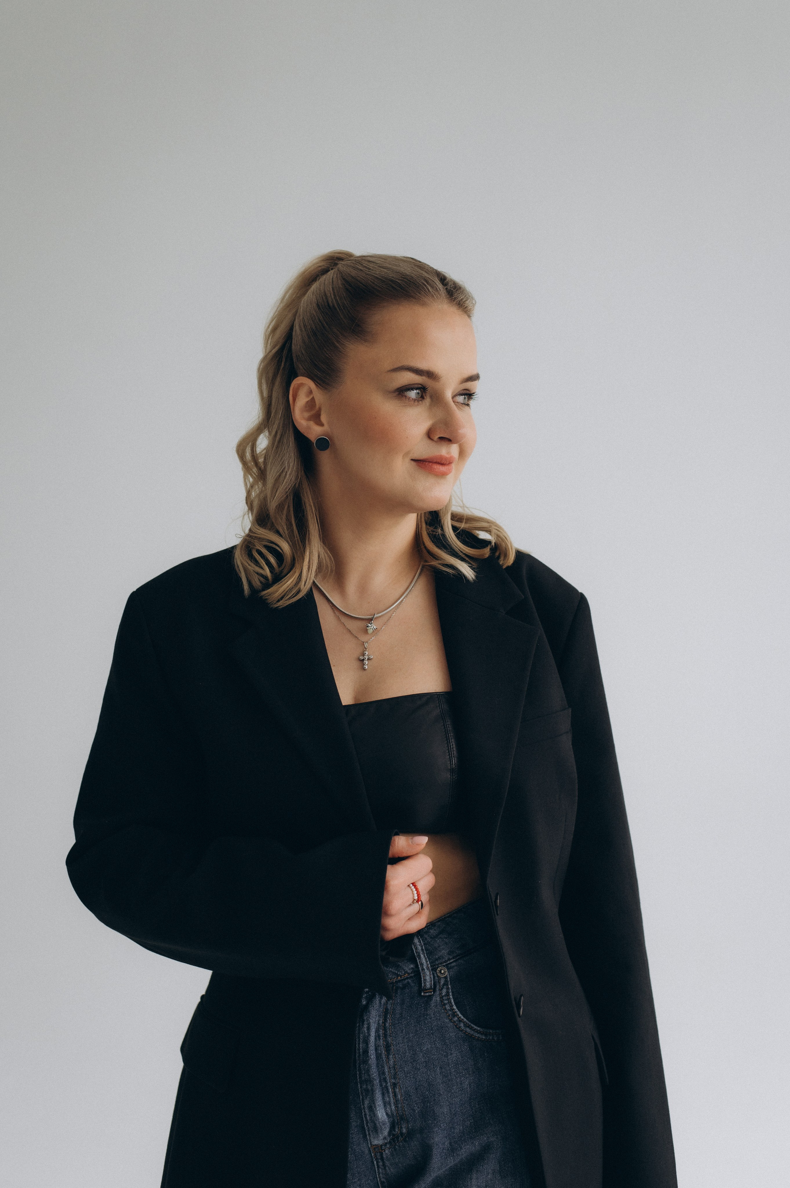 Індивідуальна фотосесія Тернопіль, портретний фотограф Тернопіль, портретна фотосесія, фотосесія у студії, фотосесія лікаря ендокринолога. Сімейний, дитячий та індивідуальний фотограф в м. Тернопіль, м. Львів