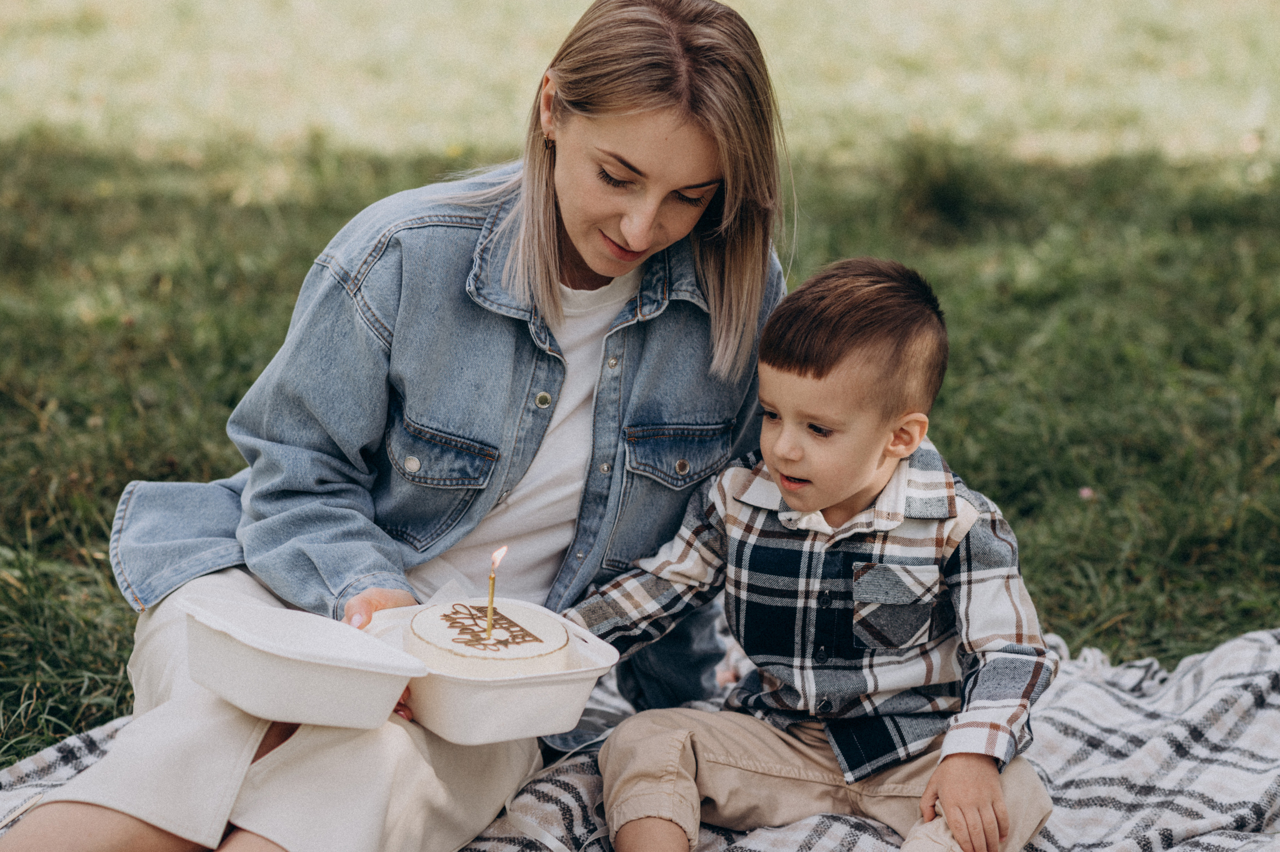 Сімейна дитяча фотосесія дня народження, cake smash. Сімейний, дитячий та індивідуальний фотограф в м. Тернопіль, м. Львів