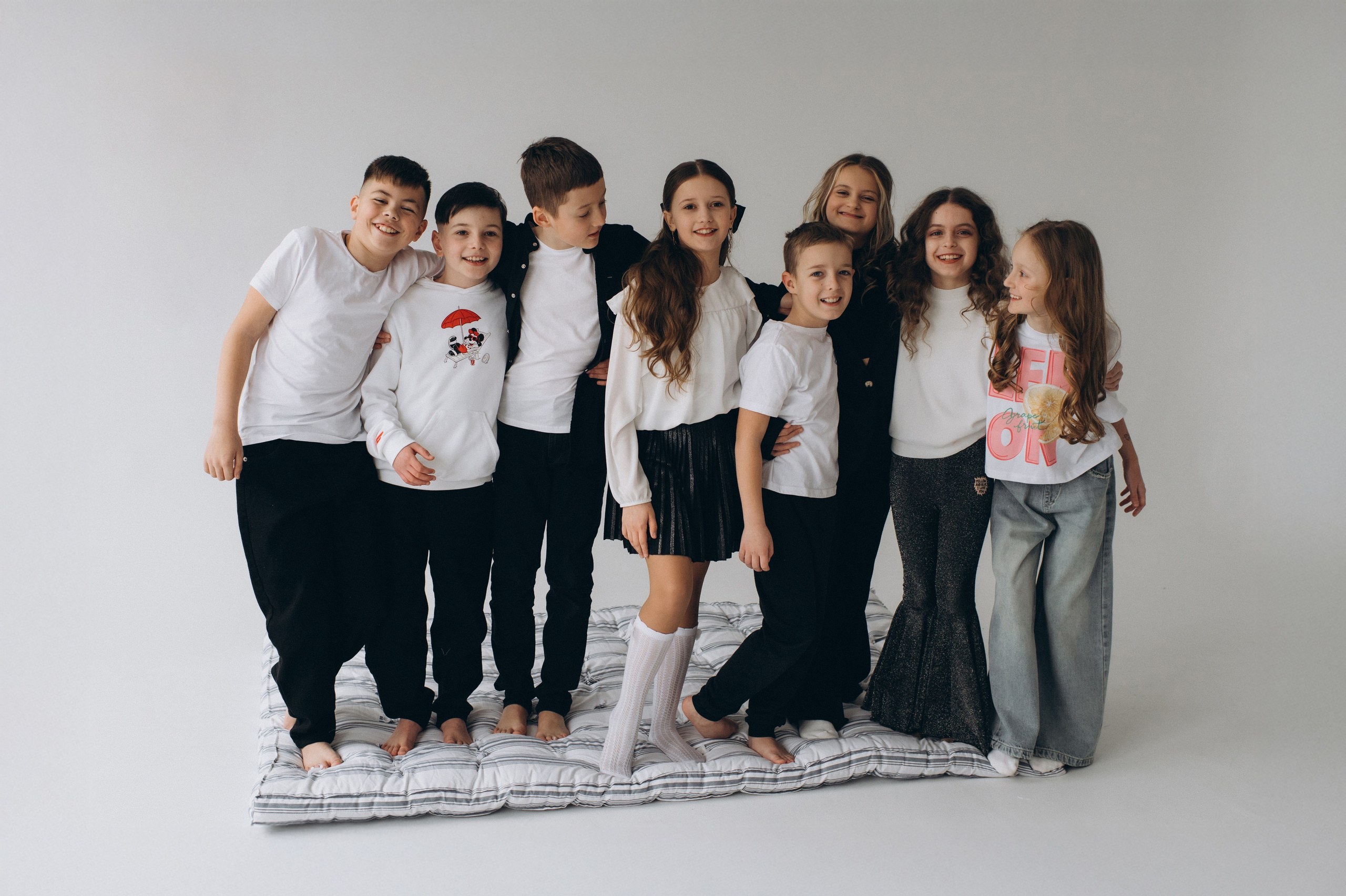 Шкільна фотосесія на віньєтки Тернопіль, шкільні альбоми, фотосесія випускників Тернопіль, випускний альбом, фотограф випускний Тернопіль. Сімейний, дитячий та індивідуальний фотограф в м. Тернопіль, м. Львів