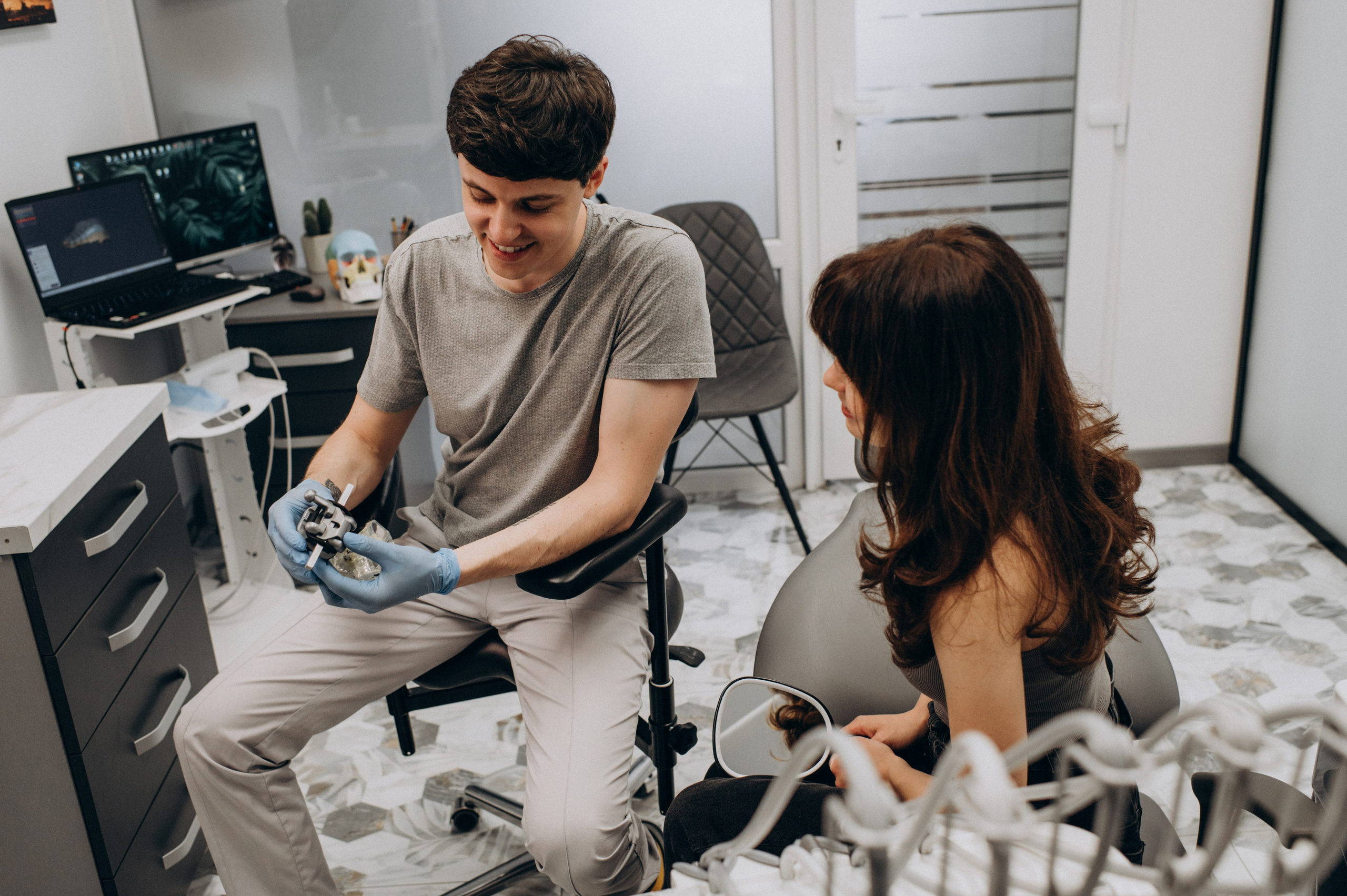 Фотосесія стоматології, зйомка стоматологічної клініки, контент для стоматолога. Сімейний, дитячий та індивідуальний фотограф в м. Тернопіль, м. Львів