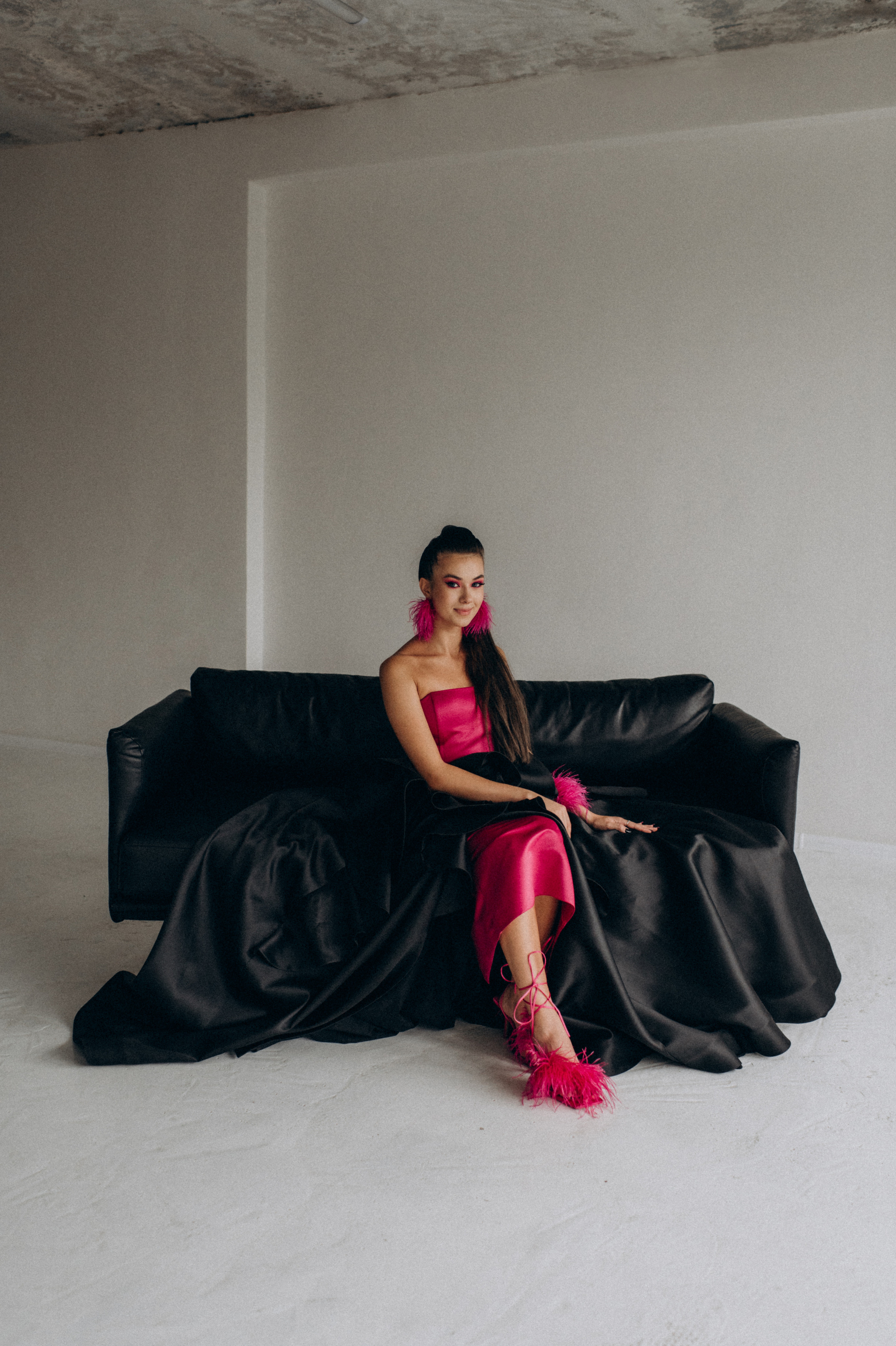 Випускниця, зйомка у студії, фотосесія випускного Тернопіль Львів. Сімейний, дитячий та індивідуальний фотограф в м. Тернопіль, м. Львів