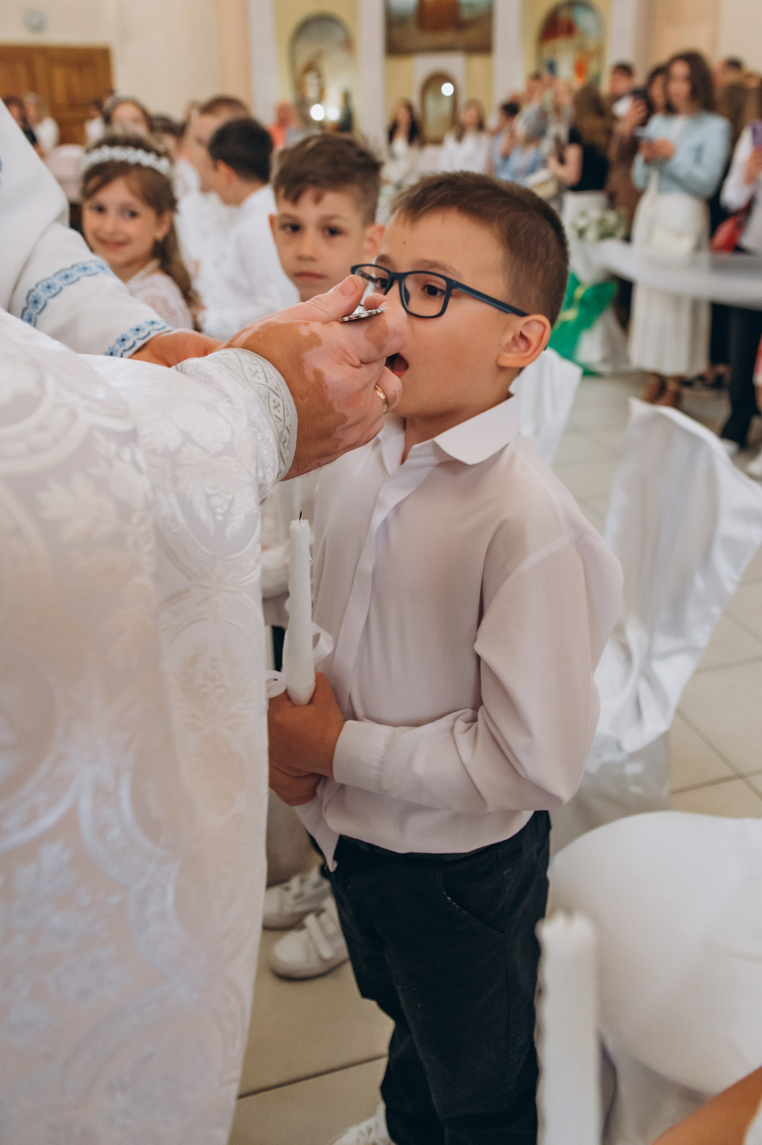 Фотосесія Причастя Тернопіль, зйомка Причастя, фотограф на Причастя Тернопіль, Причастя Львів, церква Петра і Павла. Сімейний, дитячий та індивідуальний фотограф в м. Тернопіль, м. Львів