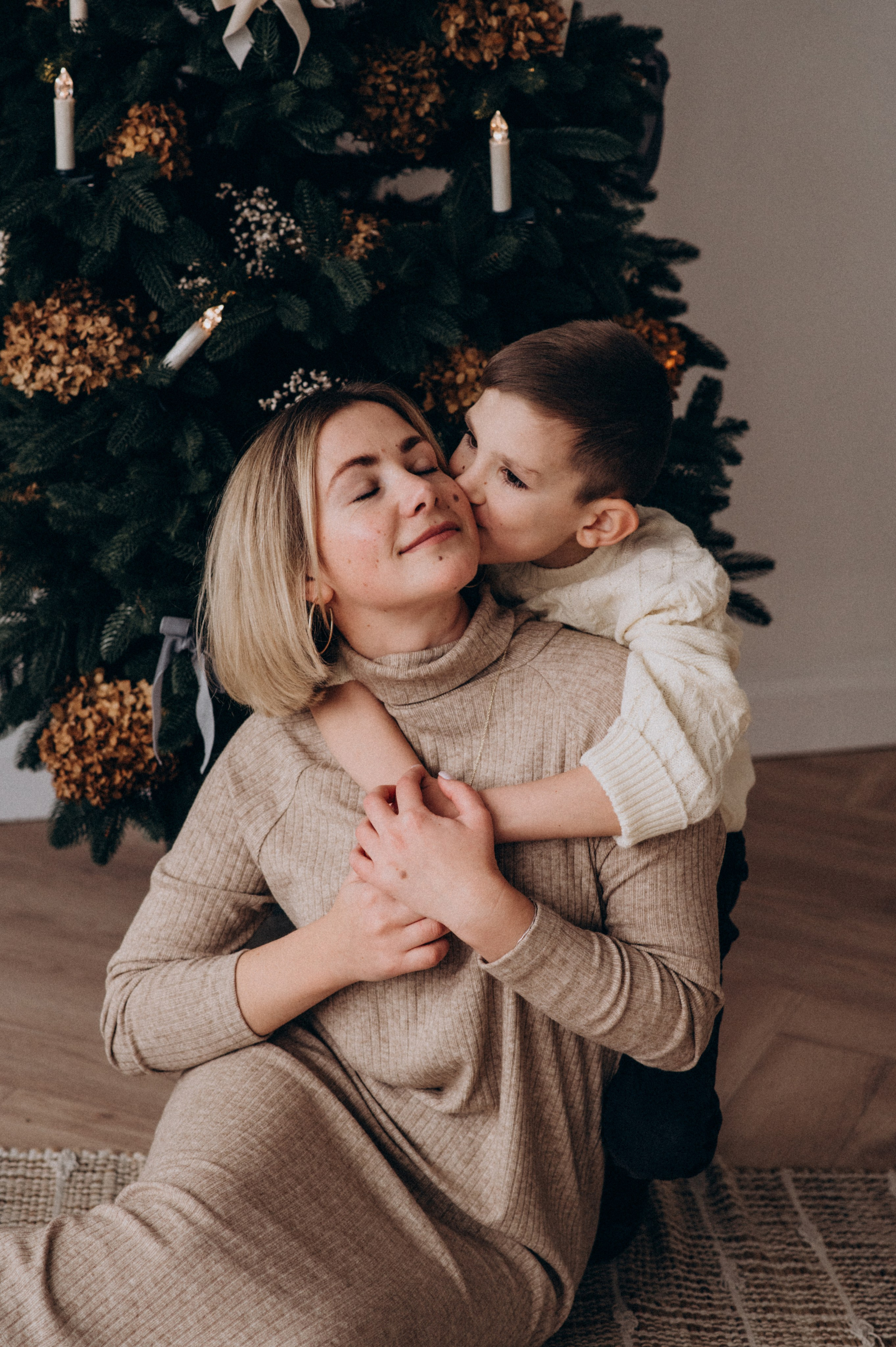 Новорічна сімейна фотосесія у студії, сімейна фотосесія Тернопіль Львів. Сімейний, дитячий та індивідуальний фотограф в м. Тернопіль, м. Львів