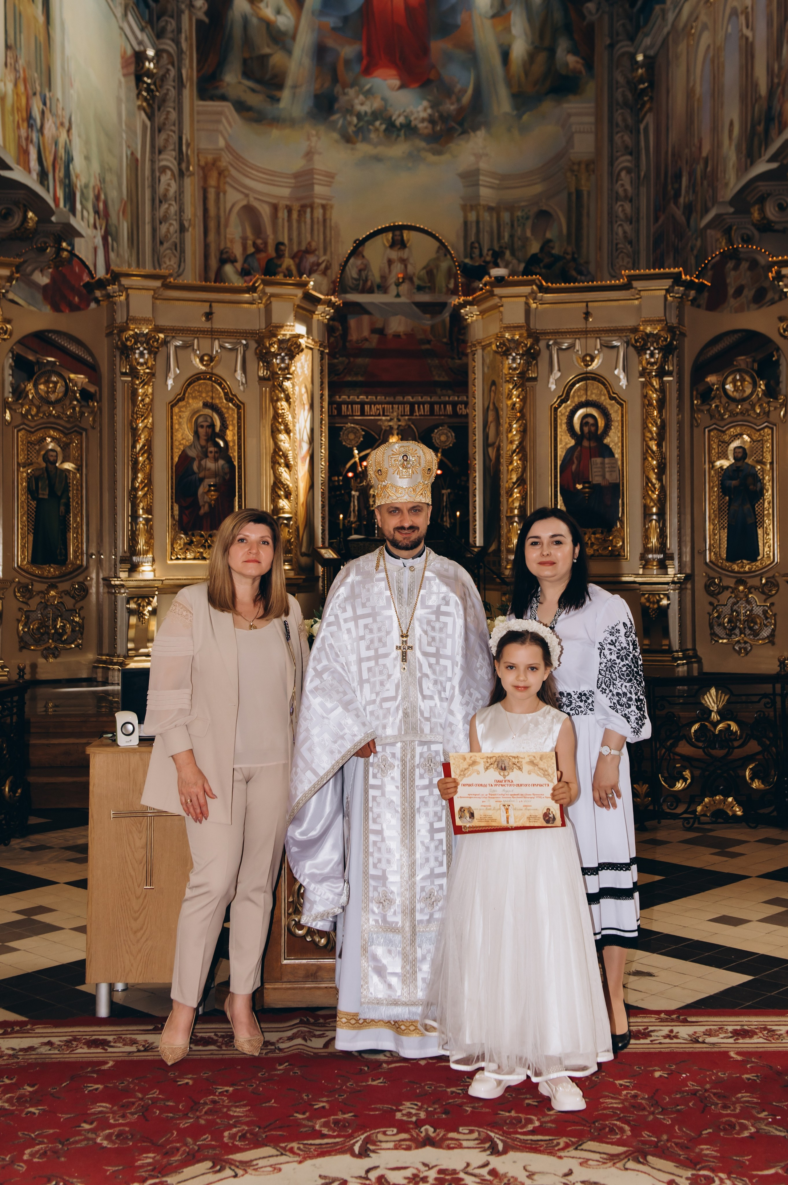 Фотосесія Першого Причастя Тернопіль, фотосесія Причастя Тернопіль, Таїнство Першого Причастя Тернопіль, Катедра Причастя Тернопіль. Сімейний, дитячий та індивідуальний фотограф в м. Тернопіль, м. Львів