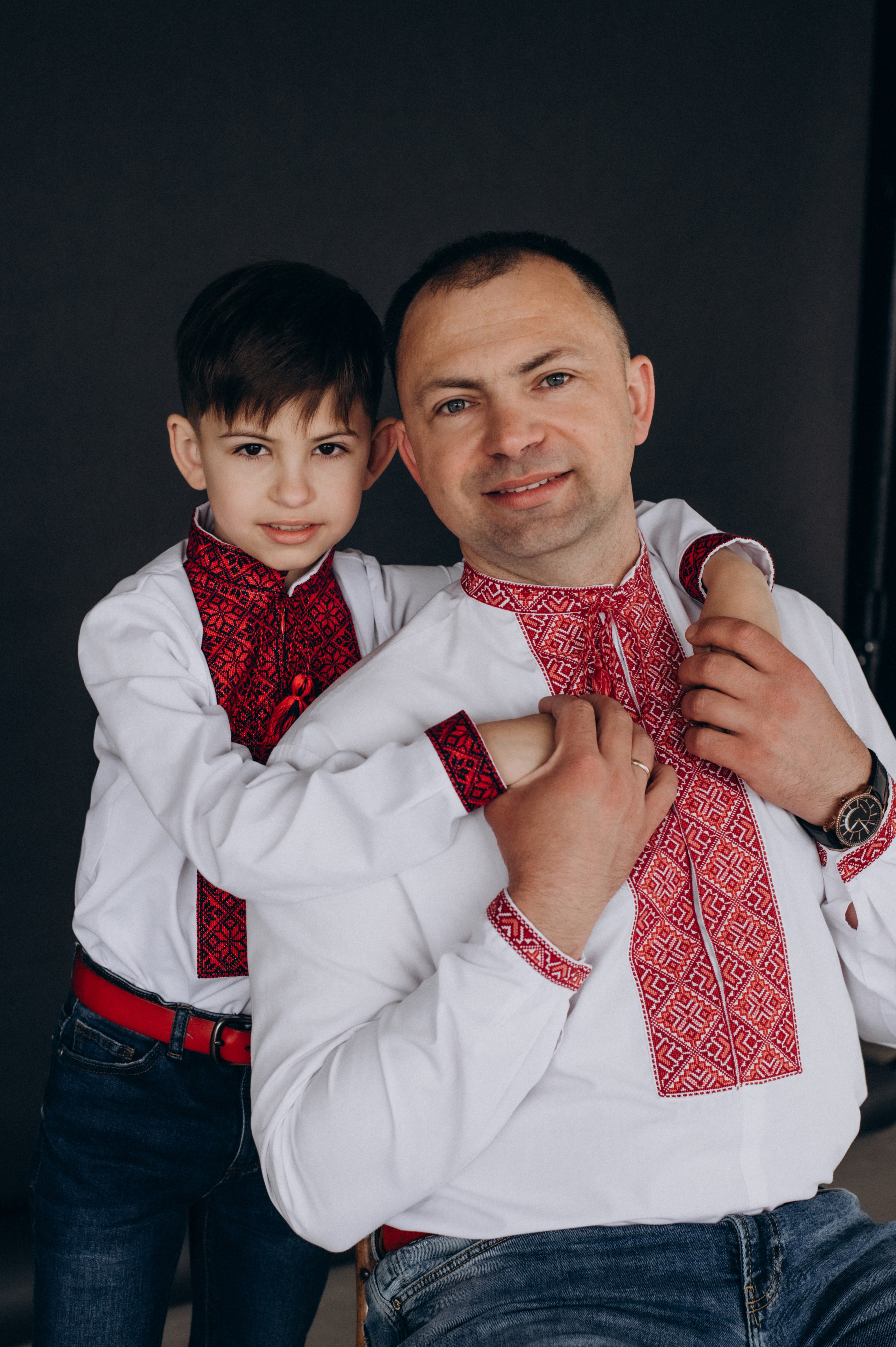 Сімейна фотосесія Тернопіль, сімейна зйомка у вишиванках, фотосесія Львів. Сімейний, дитячий та індивідуальний фотограф в м. Тернопіль, м. Львів