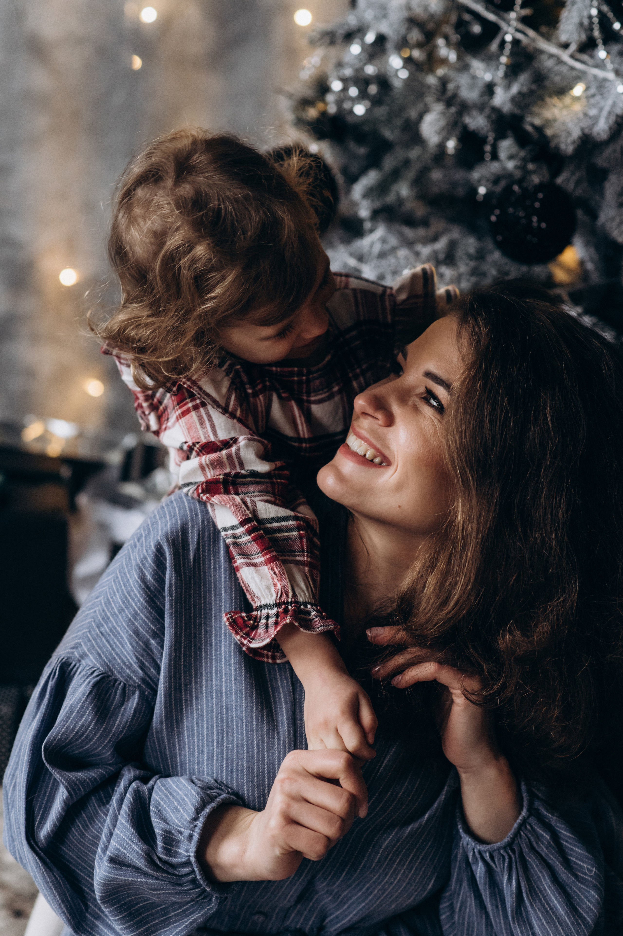 Новорічна сімейна зйомка у студії. Сімейний, дитячий та індивідуальний фотограф в м. Тернопіль, м. Львів