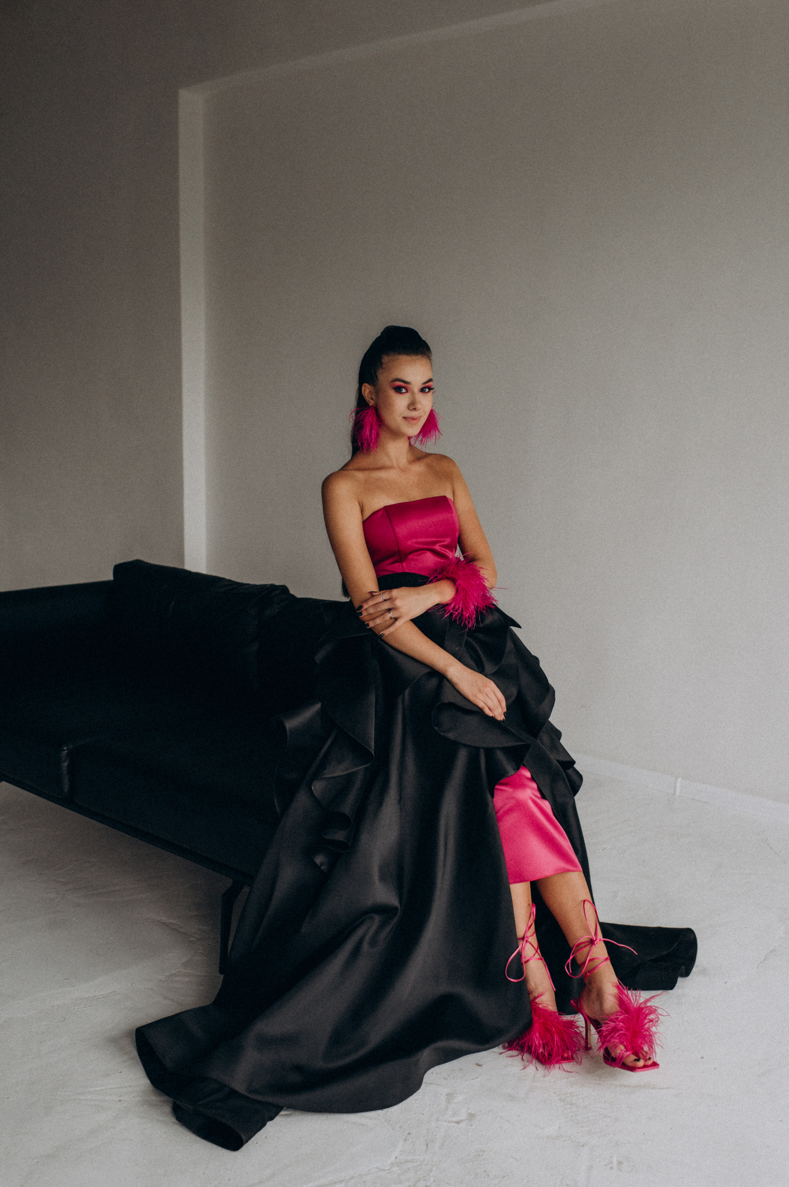 Випускниця, зйомка у студії, фотосесія випускного Тернопіль Львів. Сімейний, дитячий та індивідуальний фотограф в м. Тернопіль, м. Львів