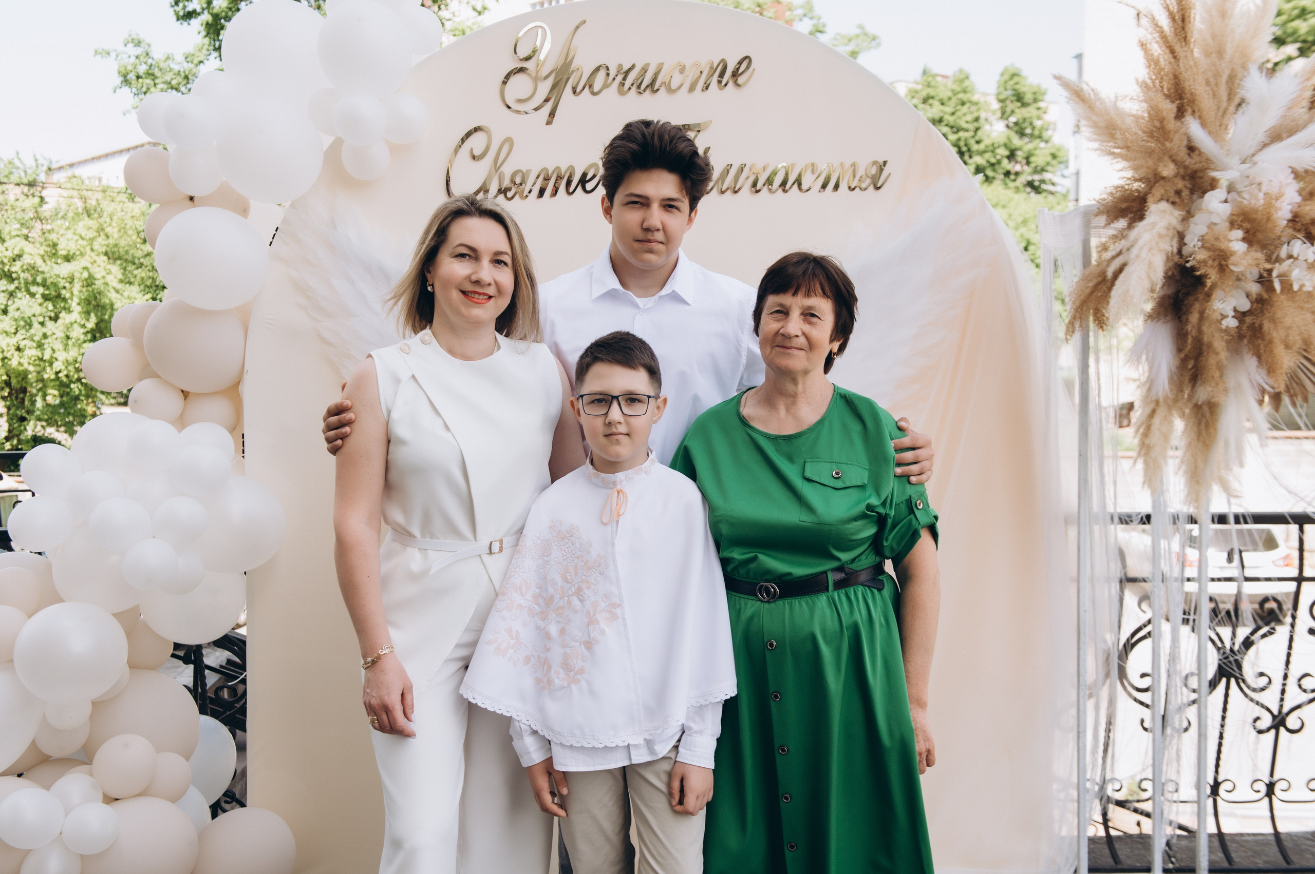 Фотосесія Причастя Тернопіль церква Св Михаїла, фотограф на Причастя Тернопіль, фотосесія Літургії Причастя Тернопіль. Сімейний, дитячий та індивідуальний фотограф в м. Тернопіль, м. Львів