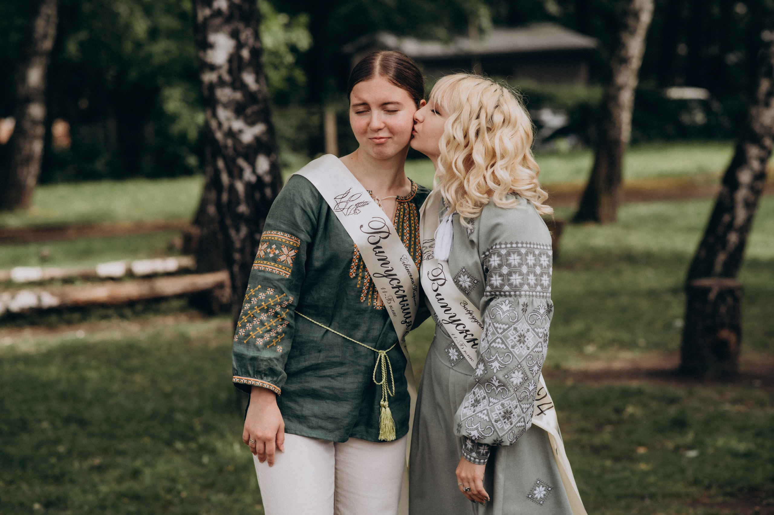 Фотосесія останнього дзвоника, фотосесія випускників Тернопіль, випускний 2024. Сімейний, дитячий та індивідуальний фотограф в м. Тернопіль, м. Львів