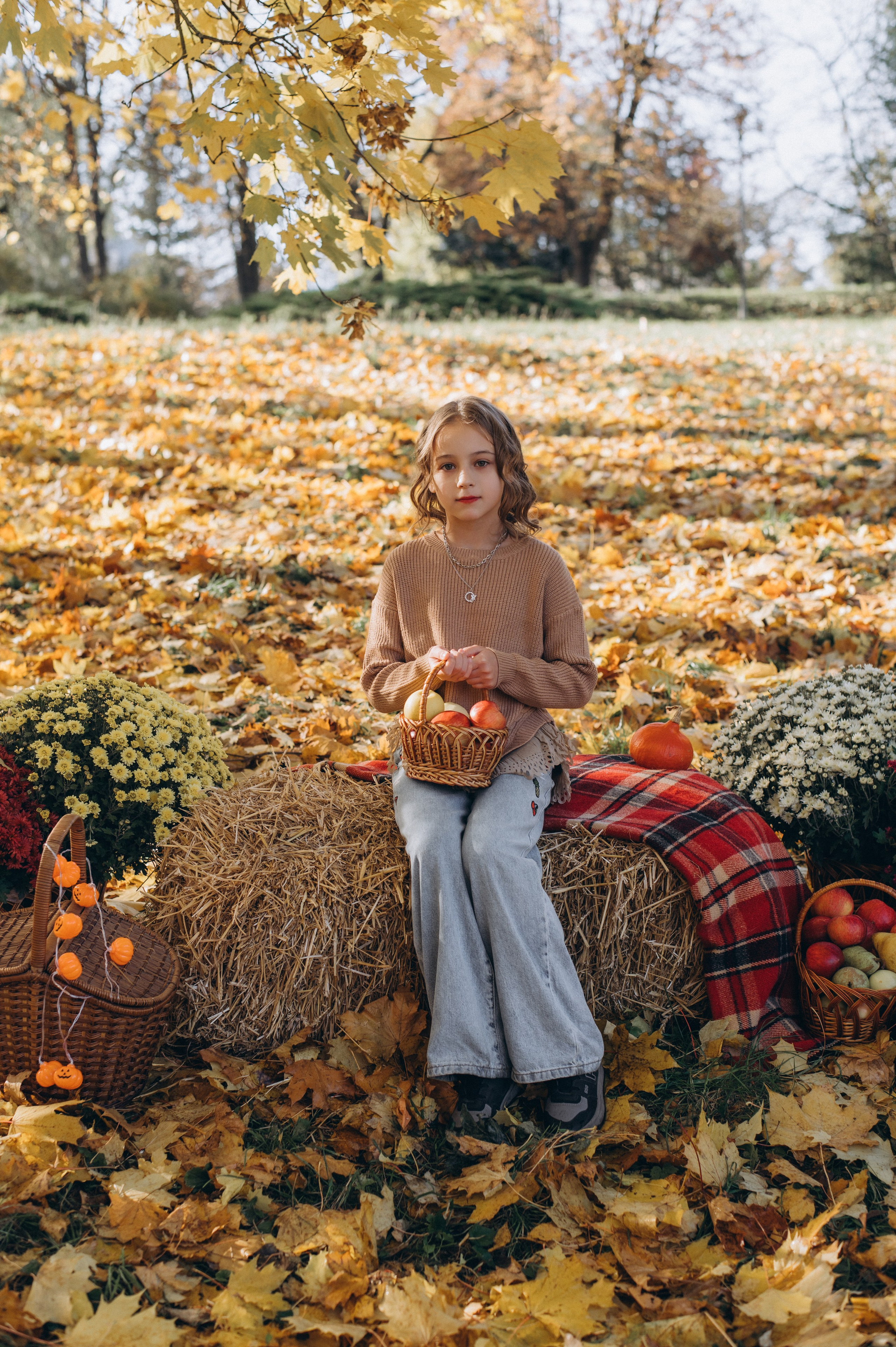 Осіння фотосесія 4 класу на віньєтки, випускні фотоальбоми Тернопіль, фотосесія випускників Тернопіль, шкільний випускний альбом Тернопіль. Сімейний, дитячий та індивідуальний фотограф в м. Тернопіль, м. Львів