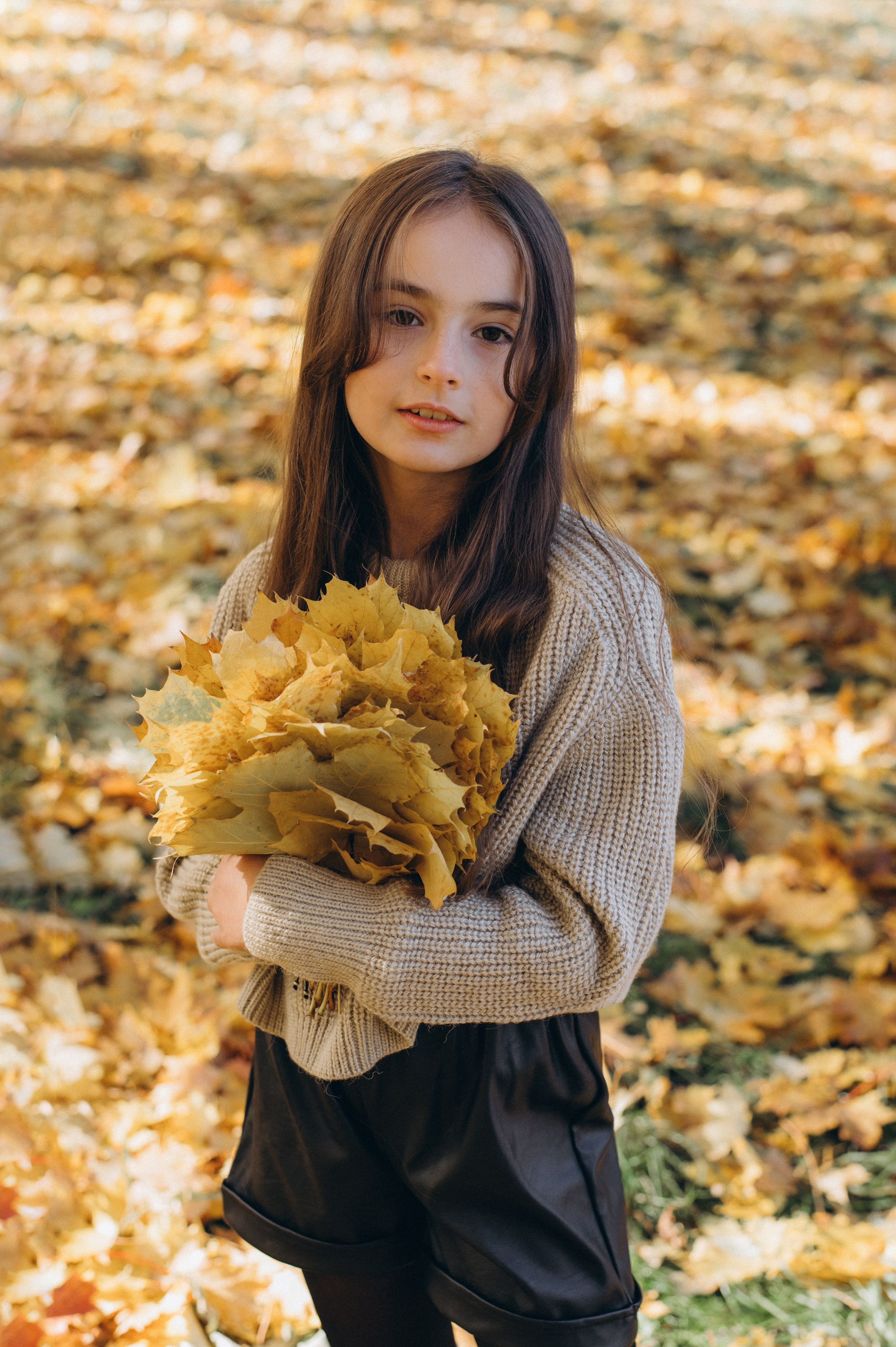 Осіння фотосесія 4 класу на віньєтки, випускні фотоальбоми Тернопіль, фотосесія випускників Тернопіль, шкільний випускний альбом Тернопіль. Сімейний, дитячий та індивідуальний фотограф в м. Тернопіль, м. Львів