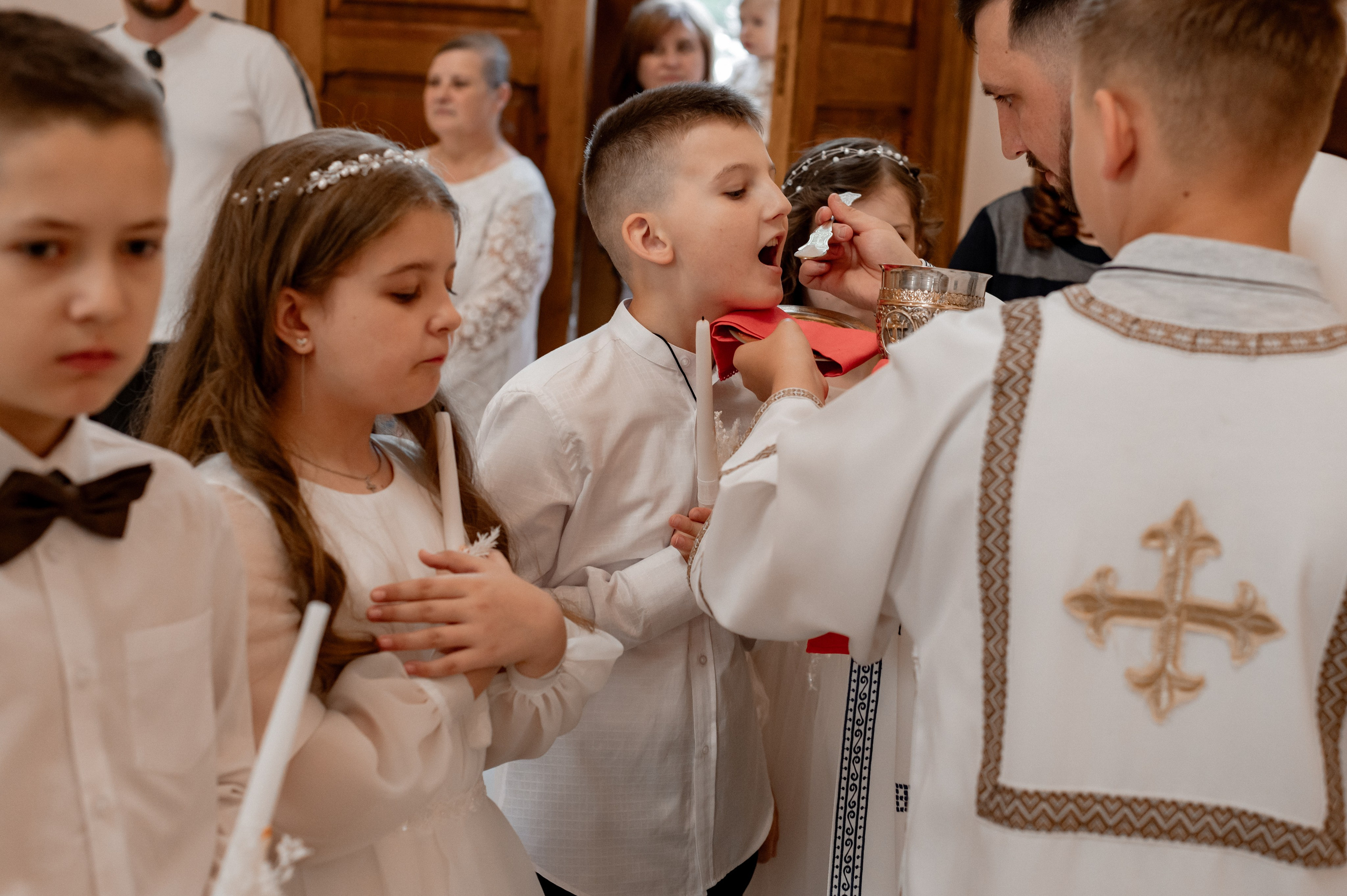 Фотосесія Першого Причастя Тернопіль, зйомка Причастя Тернопіль, Таїнство Першого Причастя Тернопіль, Катедра Причастя Тернопіль. Сімейний, дитячий та індивідуальний фотограф в м. Тернопіль, м. Львів
