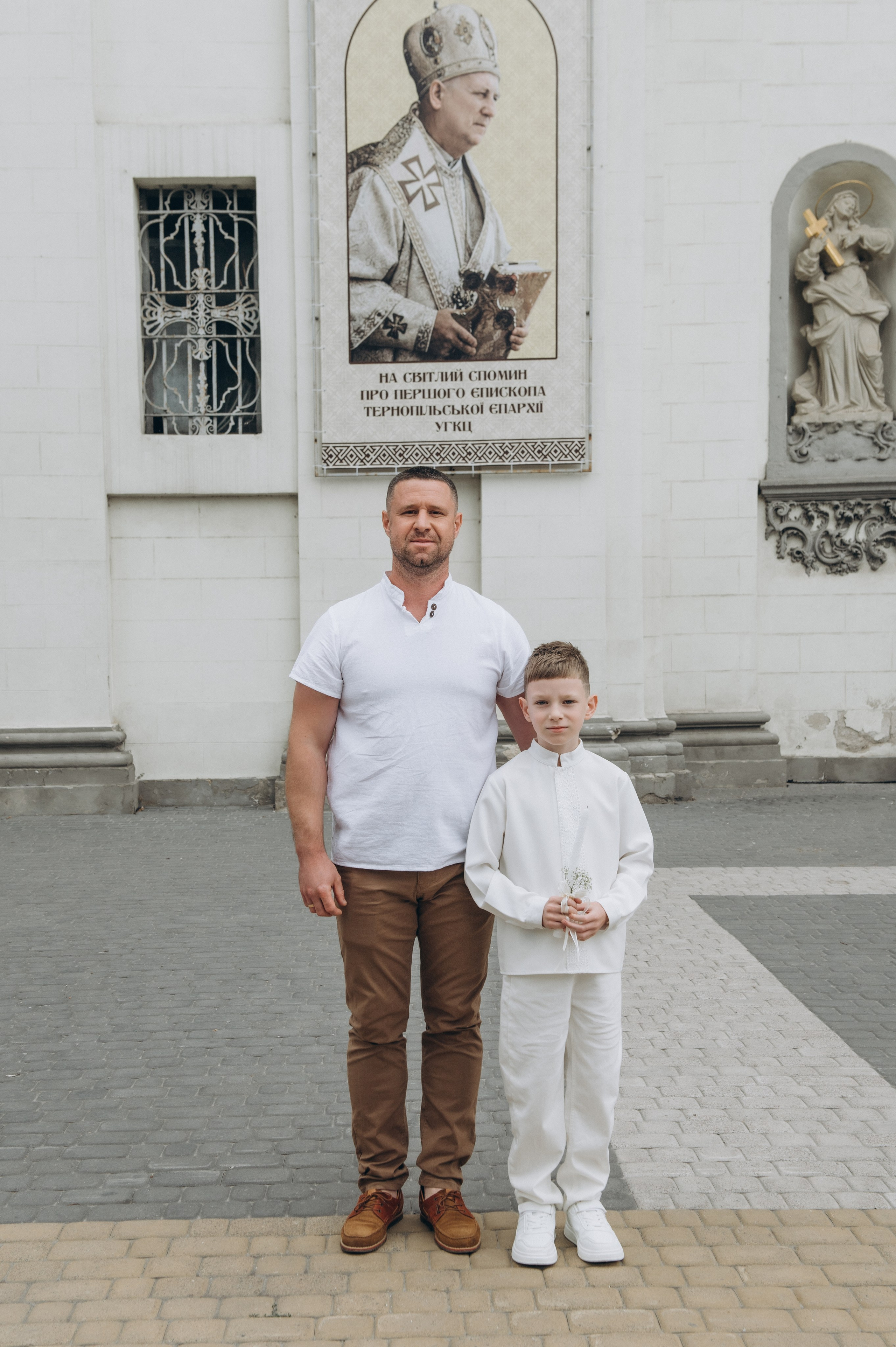 Фотосесія Першого Причастя Тернопіль, фотосесія Причастя Тернопіль, Таїнство Першого Причастя Тернопіль, Катедра Причастя Тернопіль. Сімейний, дитячий та індивідуальний фотограф в м. Тернопіль, м. Львів
