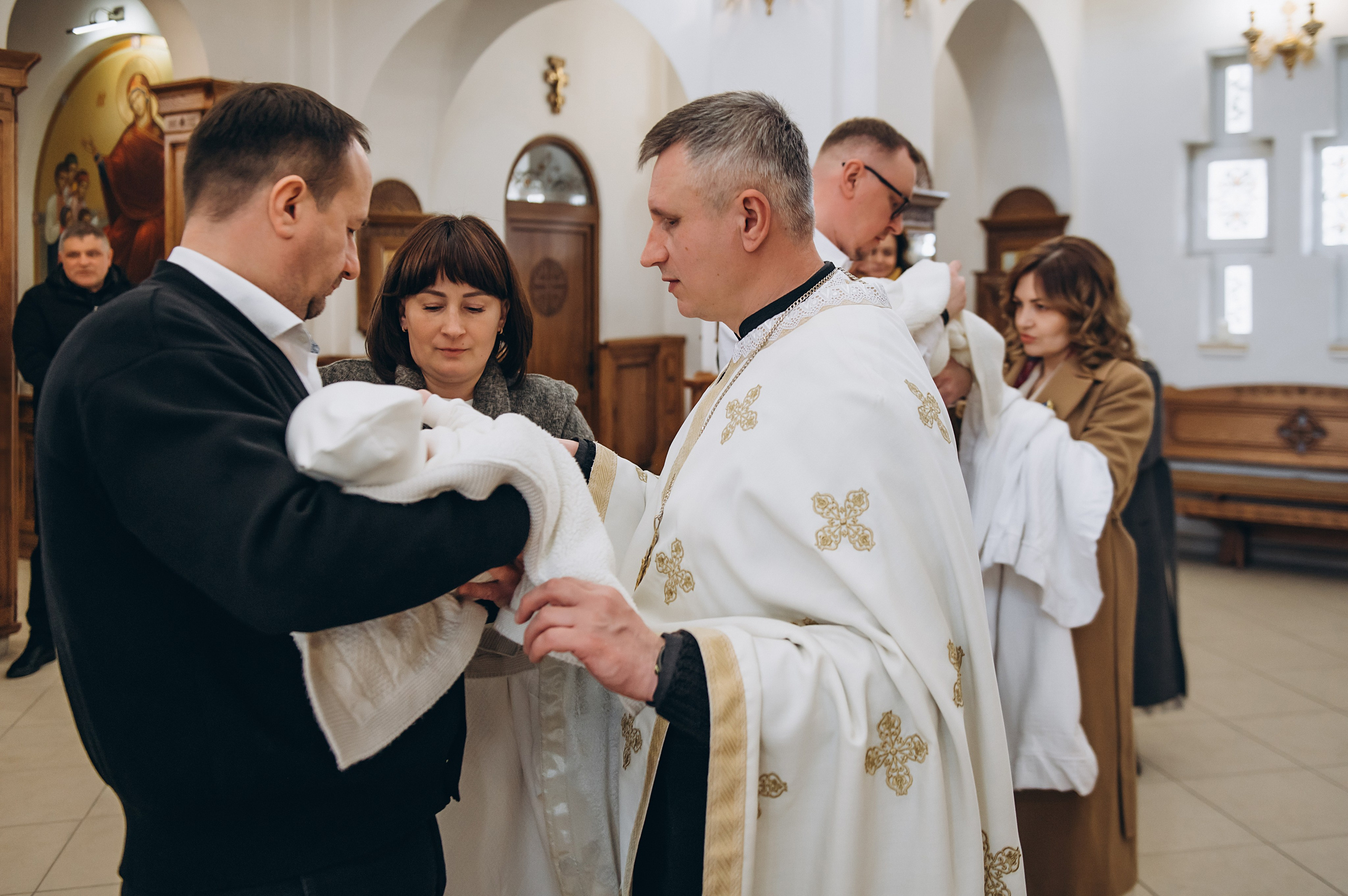 Фотосесія Хрещення Тернопіль, зйомка Хрестин Тернопіль, Храм Різдва Пресвятої Богородиці УГКЦ Тернопіль. Сімейний, дитячий та індивідуальний фотограф в м. Тернопіль, м. Львів