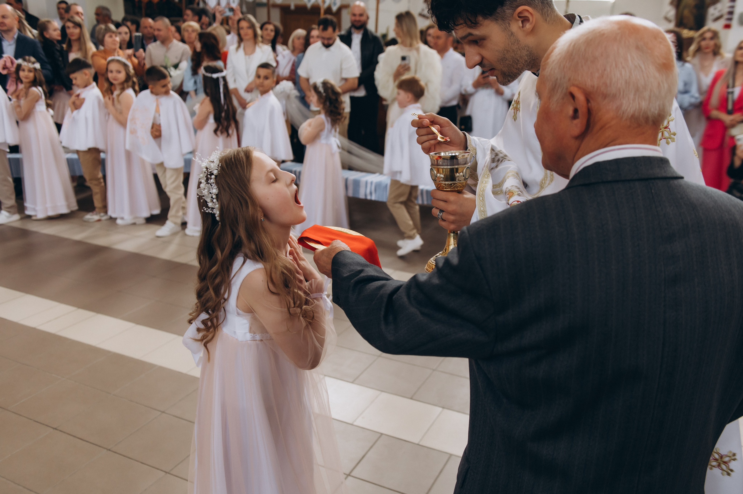 Фотосесія Причастя Тернопіль, зйомка Причастя, фотограф на Причастя Тернопіль, Причастя Львів, Причастя церква Михаїла Тернопіль. Сімейний, дитячий та індивідуальний фотограф в м. Тернопіль, м. Львів