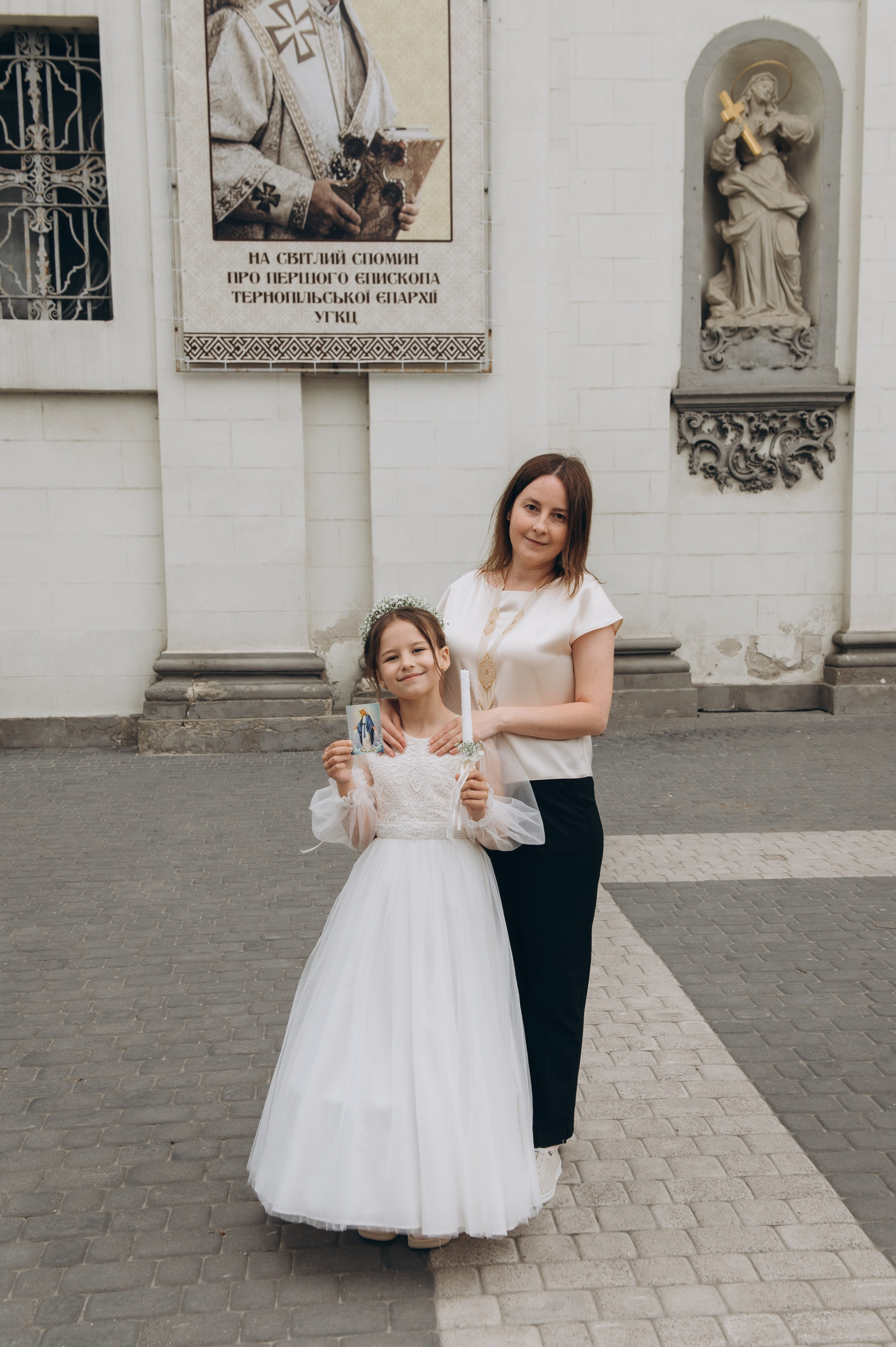 Фотосесія Першого Причастя Тернопіль, фотосесія Причастя Тернопіль, Таїнство Першого Причастя Тернопіль, Катедра Причастя Тернопіль. Сімейний, дитячий та індивідуальний фотограф в м. Тернопіль, м. Львів