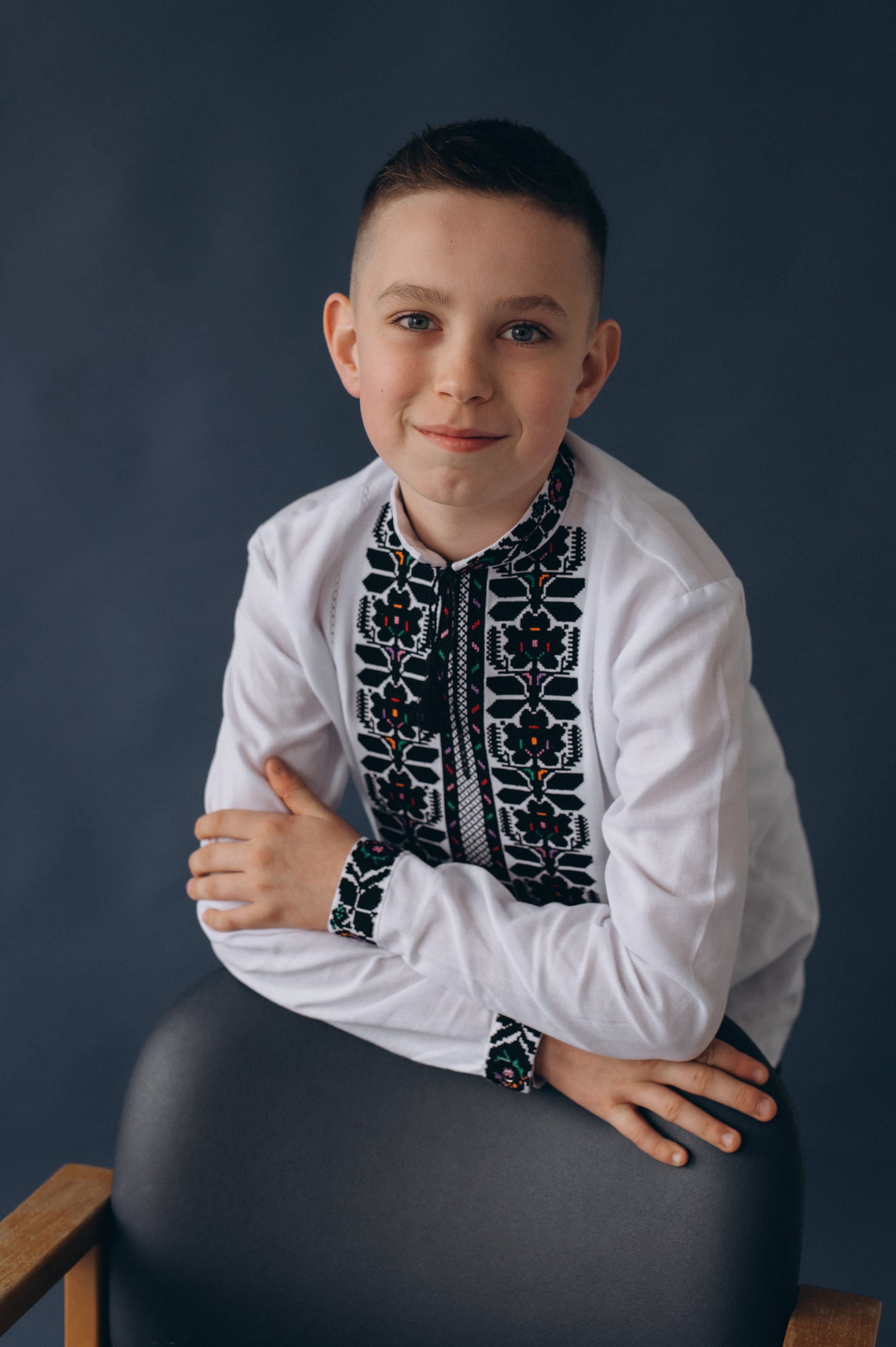 Шкільна фотосесія на віньєтки Тернопіль, фотосесія випускників Тернопіль, зйомка на віньєтки, шкільні фотоальбоми Тернопіль. Сімейний, дитячий та індивідуальний фотограф в м. Тернопіль, м. Львів