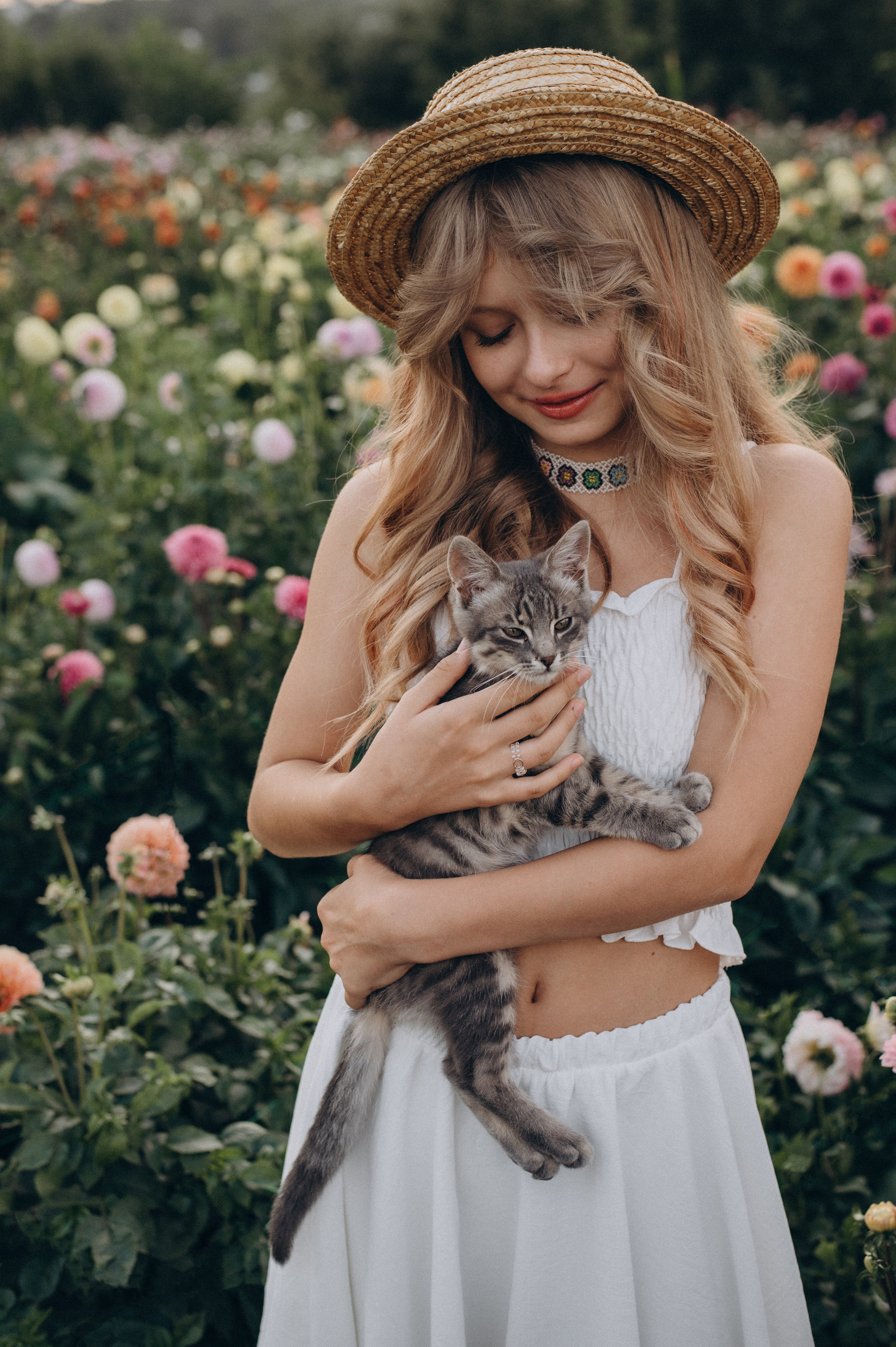 Сімейна фотосесія мами і доньки, сімейний фотограф Тернопіль, портретний фотограф, сімейна фотосесія Тернопіль, фотосесія в жоржинах. Сімейний, дитячий та індивідуальний фотограф в м. Тернопіль, м. Львів