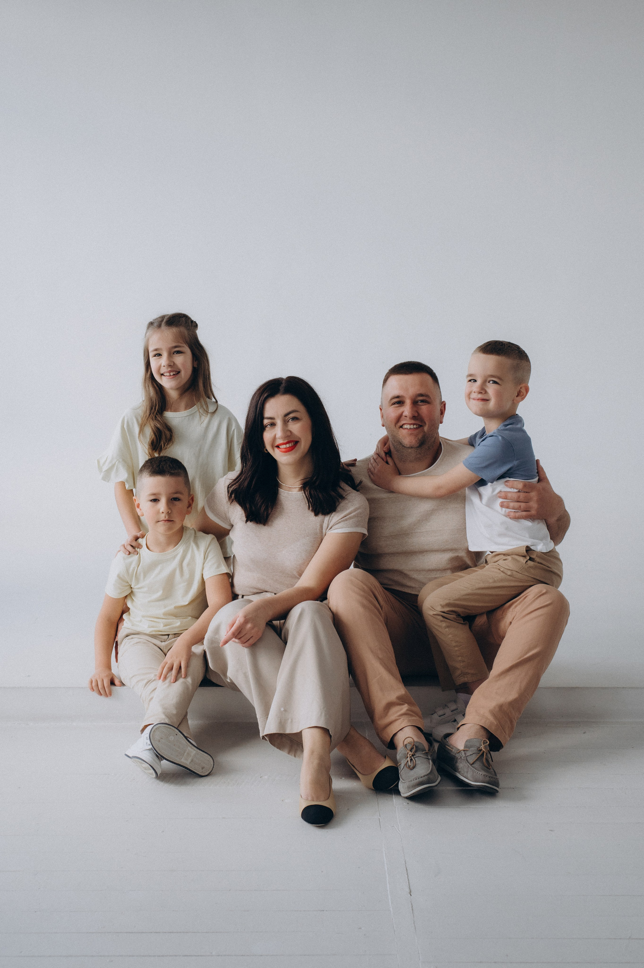 Сімейна фотосесія Тернопіль, сімейний фотограф Тернопіль Львів, зйомка дітей, портретний фотограф Тернопіль, фотосесія Причастя у студії. Сімейний, дитячий та індивідуальний фотограф в м. Тернопіль, м. Львів