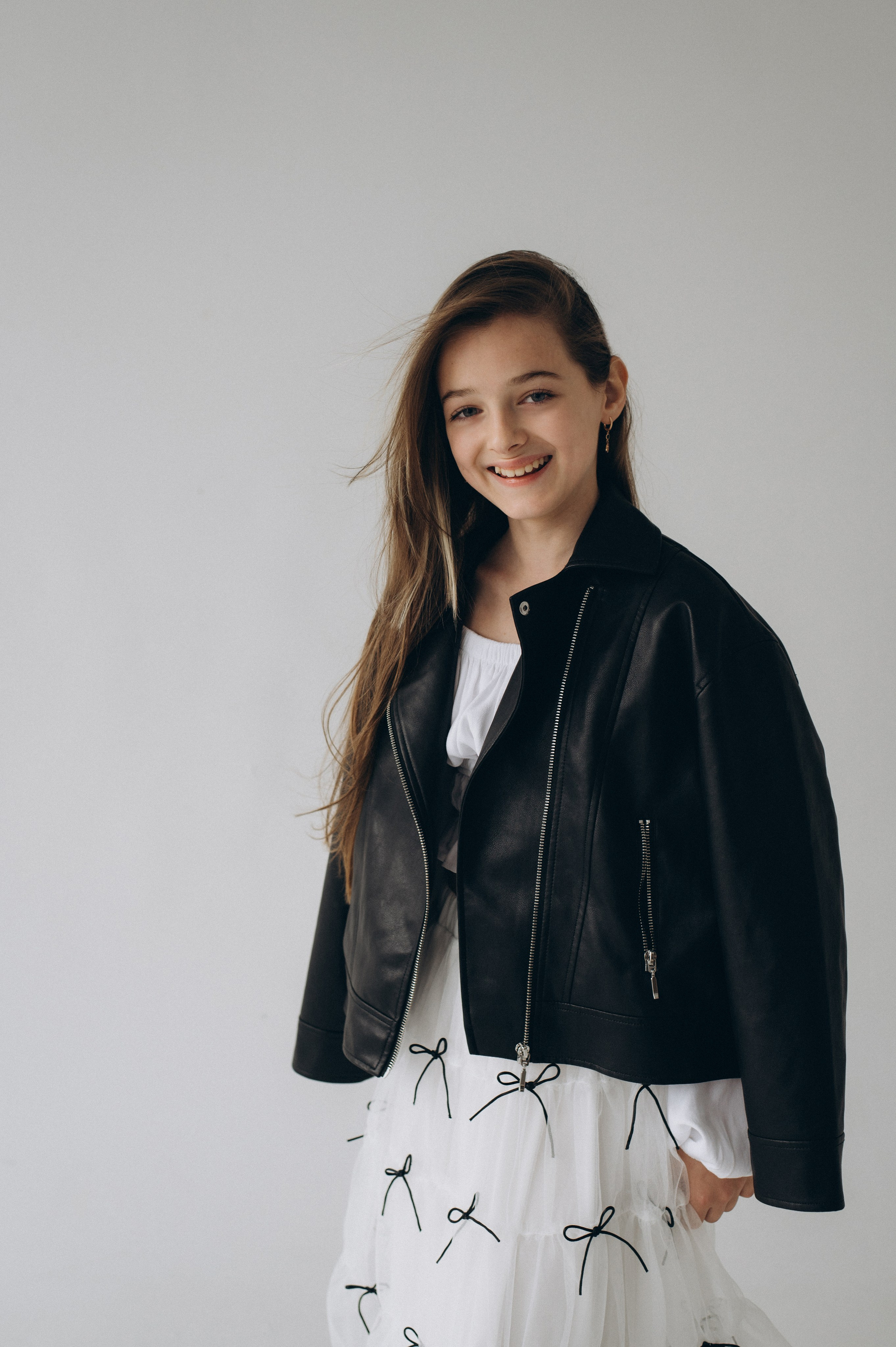 Шкільна фотосесія на віньєтки Тернопіль, фотосесія випускників Тернопіль, зйомка на віньєтки, шкільні фотоальбоми Тернопіль. Сімейний, дитячий та індивідуальний фотограф в м. Тернопіль, м. Львів