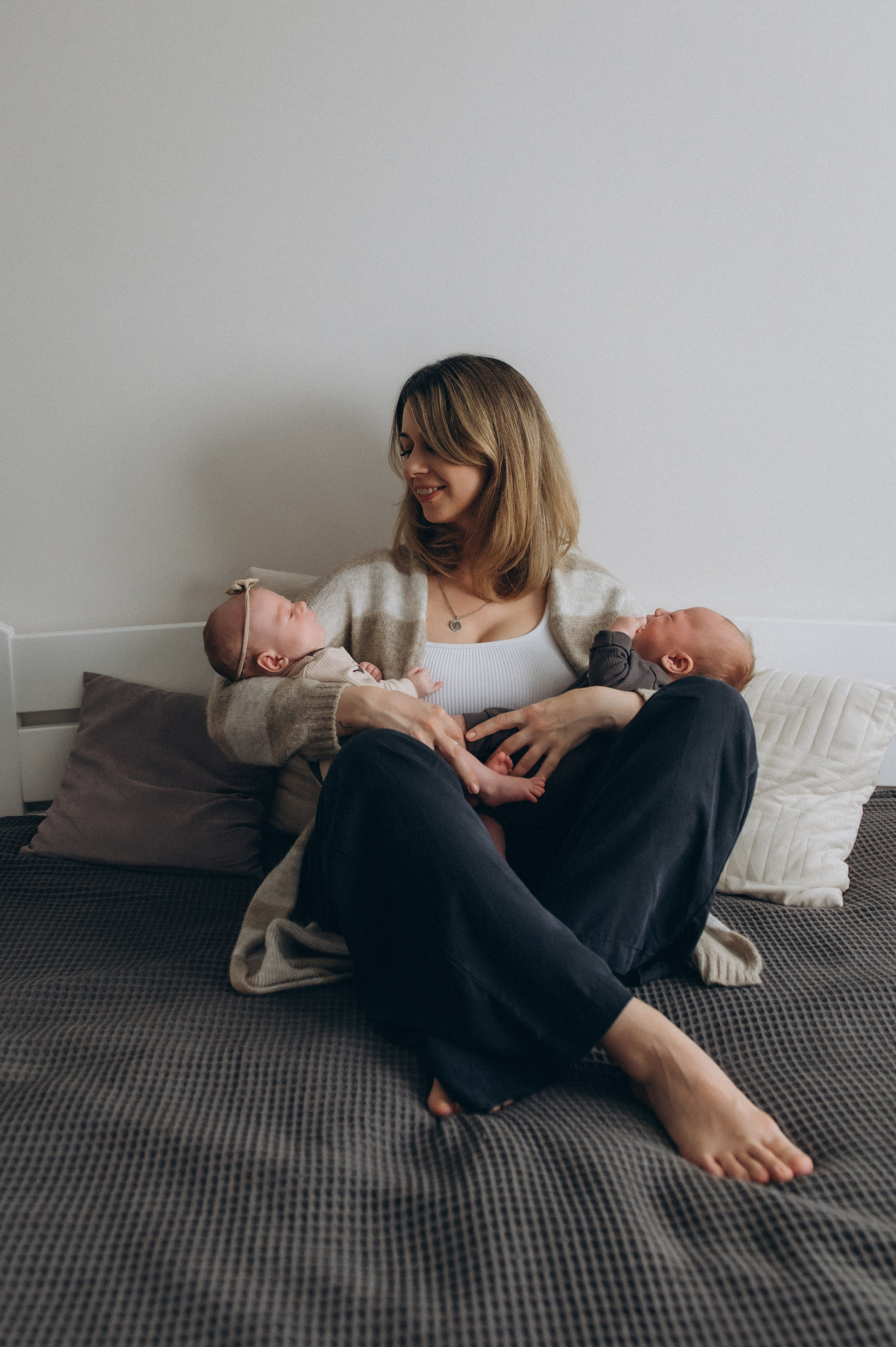 Сімейна фотосесія вдома Тернопіль, сімейний фотограф Львів Тернопіль, сімейна фотосесія Тернопіль, фотосесія двійні, зйомка близнюків. Сімейний, дитячий та індивідуальний фотограф в м. Тернопіль, м. Львів