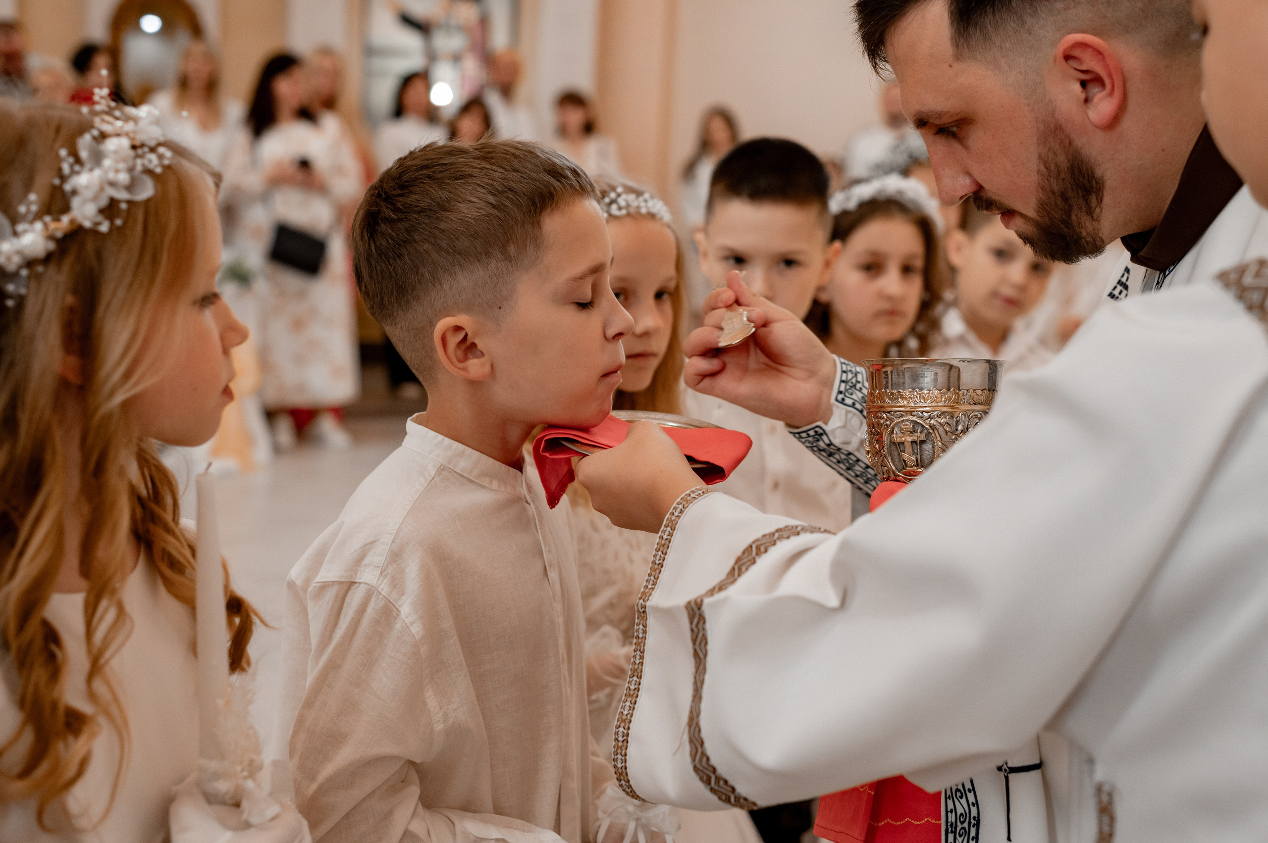 Фотосесія Першого Причастя Тернопіль, зйомка Причастя Тернопіль, Таїнство Першого Причастя Тернопіль, Катедра Причастя Тернопіль. Сімейний, дитячий та індивідуальний фотограф в м. Тернопіль, м. Львів