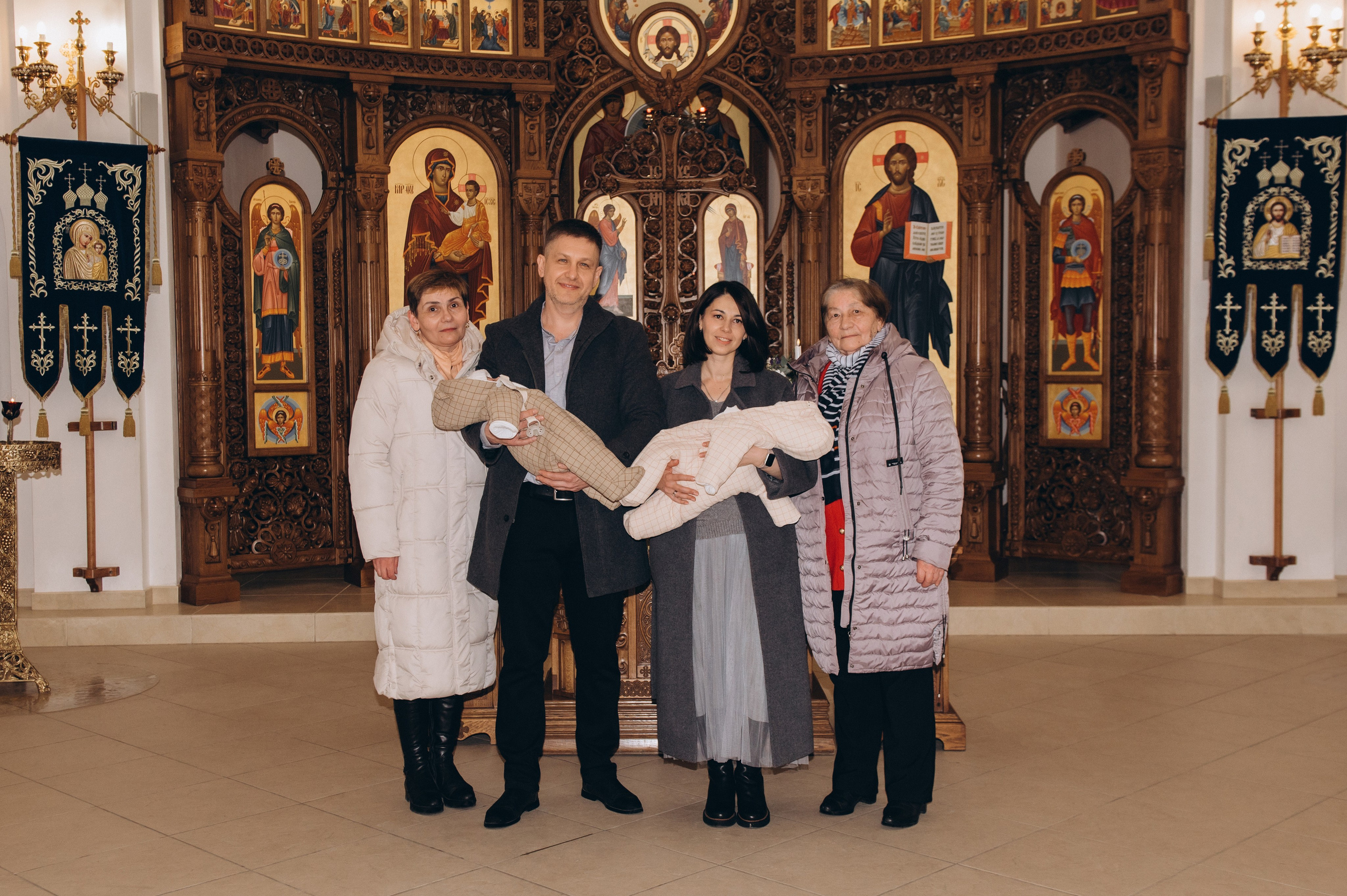 Фотосесія Хрещення Тернопіль, зйомка Хрестин Тернопіль, Храм Різдва Пресвятої Богородиці УГКЦ Тернопіль. Сімейний, дитячий та індивідуальний фотограф в м. Тернопіль, м. Львів