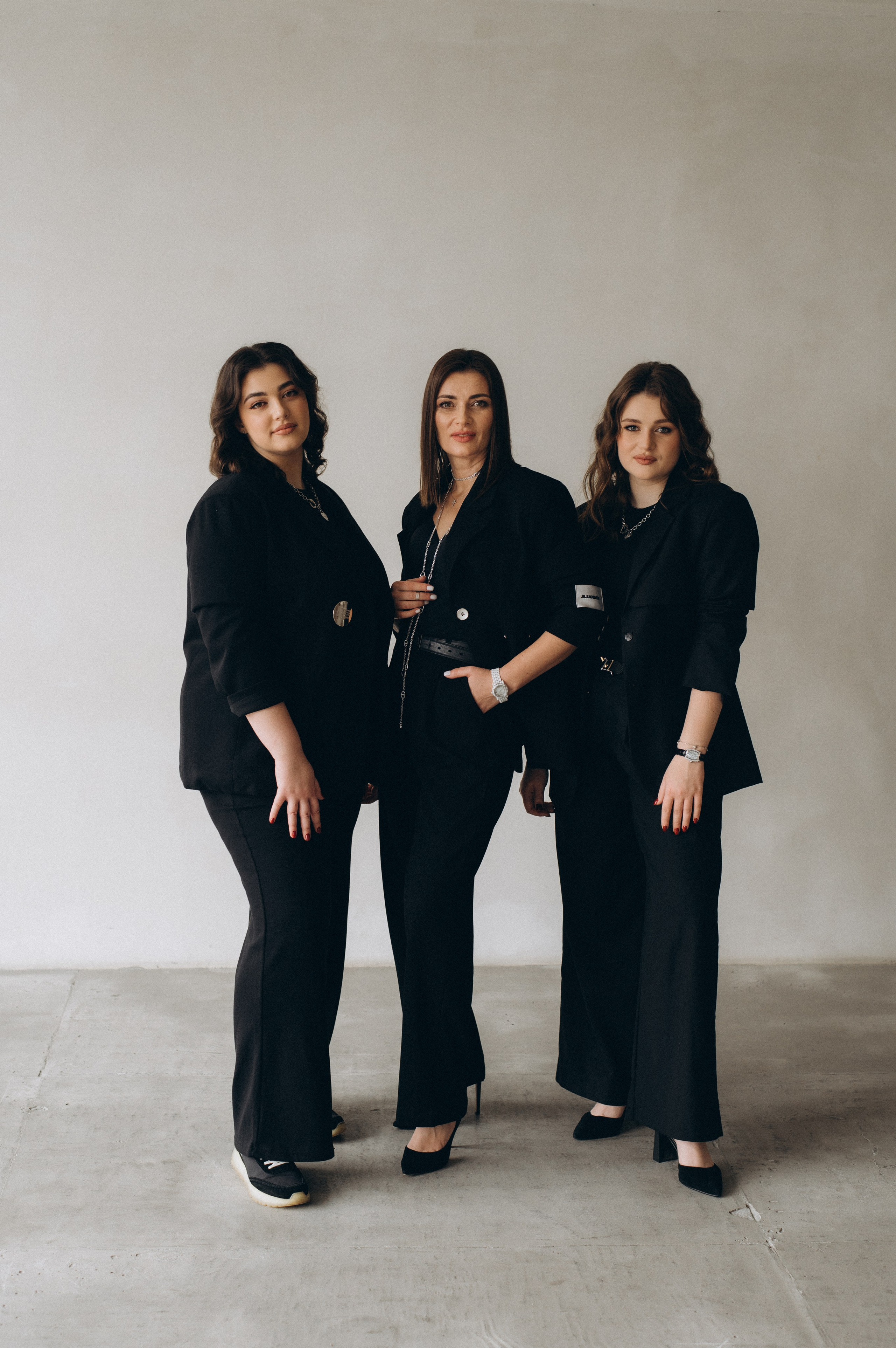 Сімейна фотосесія мами і донечок, сімейний фотограф Тернопіль, портретний фотограф Тернопіль, портретна фотосесія Львів. Сімейний, дитячий та індивідуальний фотограф в м. Тернопіль, м. Львів