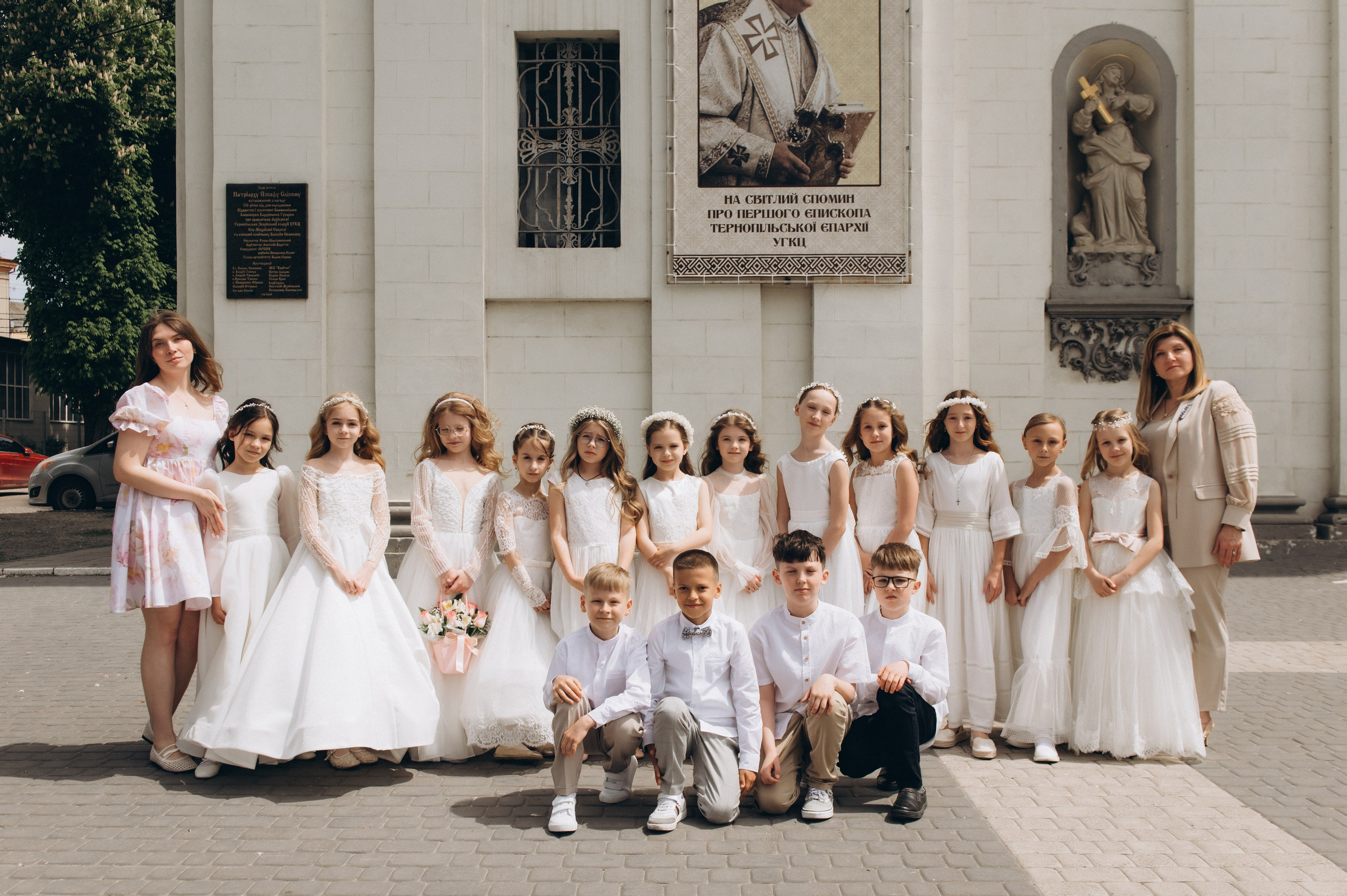 Фотосесія Першого Причастя Тернопіль, фотосесія Причастя Тернопіль, Таїнство Першого Причастя Тернопіль, Катедра Причастя Тернопіль. Сімейний, дитячий та індивідуальний фотограф в м. Тернопіль, м. Львів