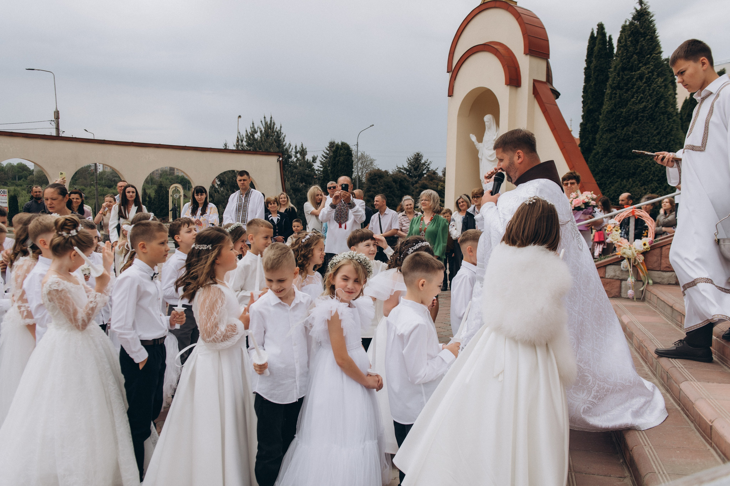 Фотосесія Причастя Тернопіль, зйомка Причастя, фотограф на Причастя Тернопіль, Причастя Львів, церква Петра і Павла. Сімейний, дитячий та індивідуальний фотограф в м. Тернопіль, м. Львів